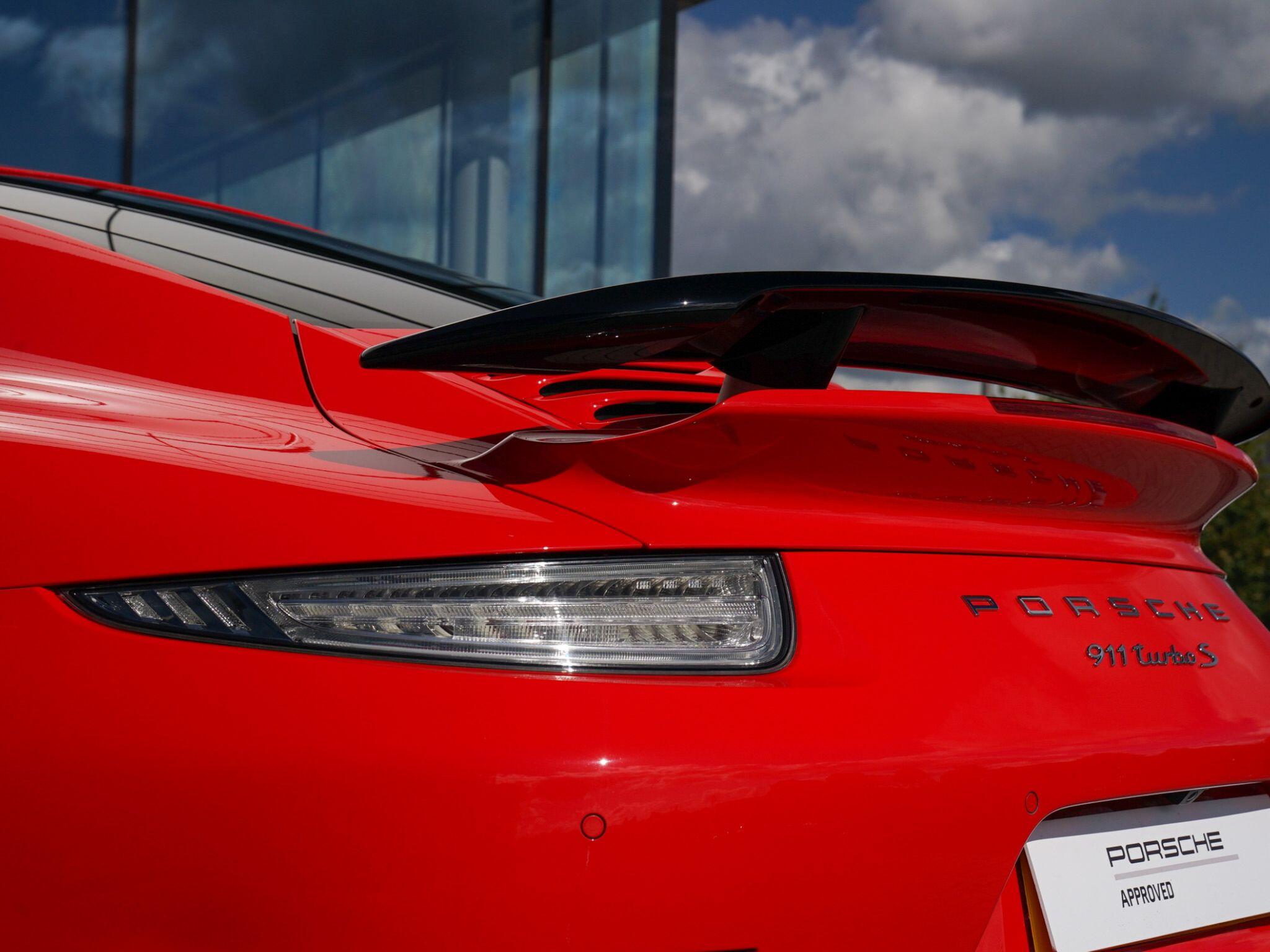 Porsche Cayman view 107