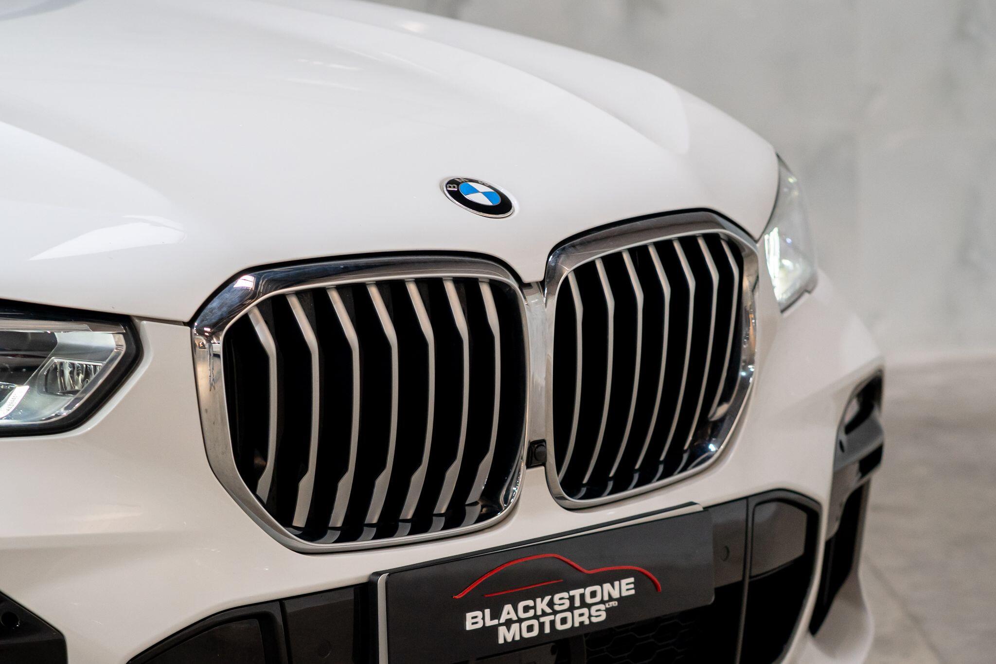 BMW X5 view 40