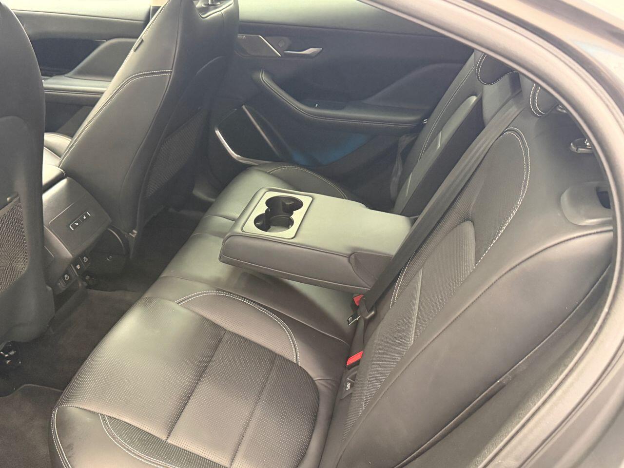 Jaguar I-Pace view 47