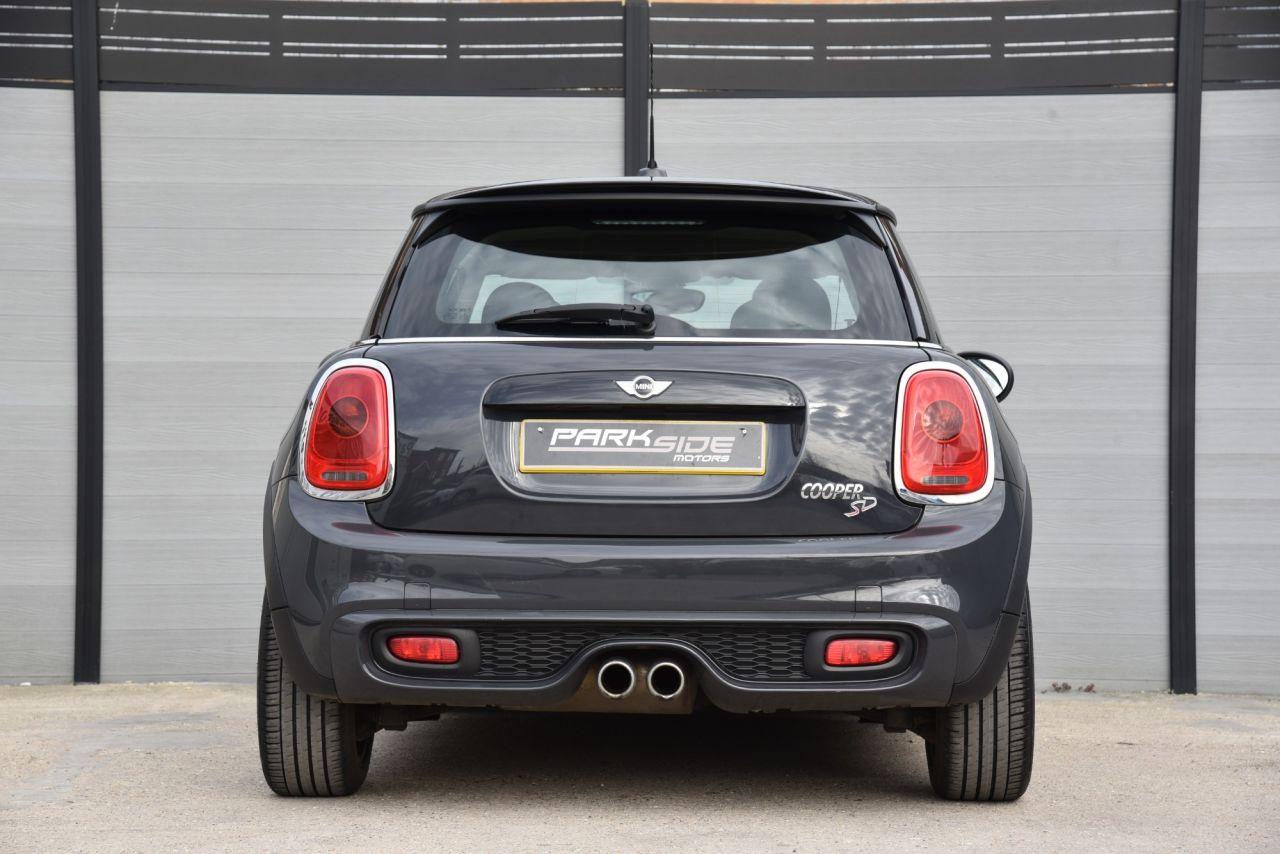 Mini Cooper view 9