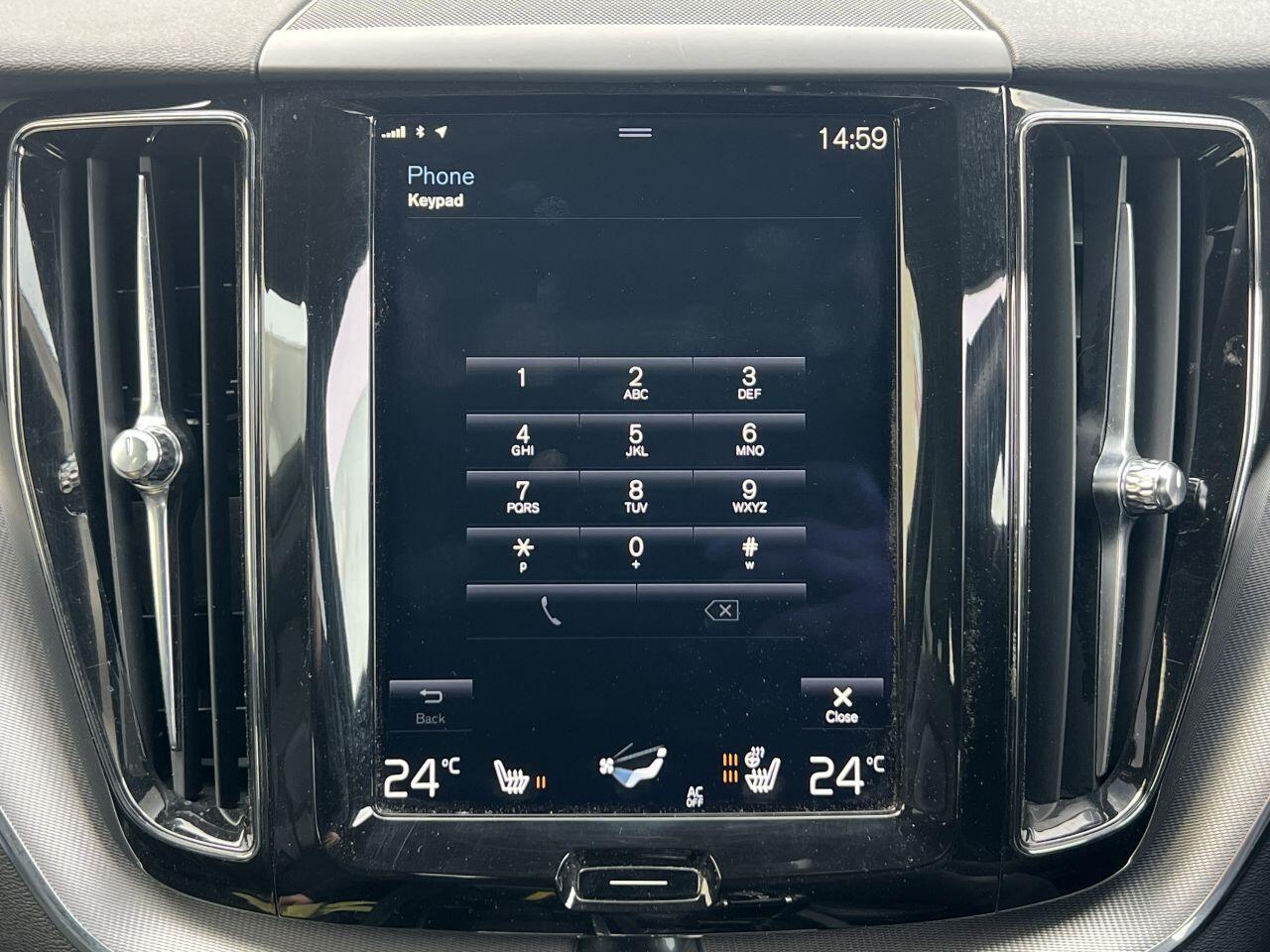 Volvo XC60 view 40