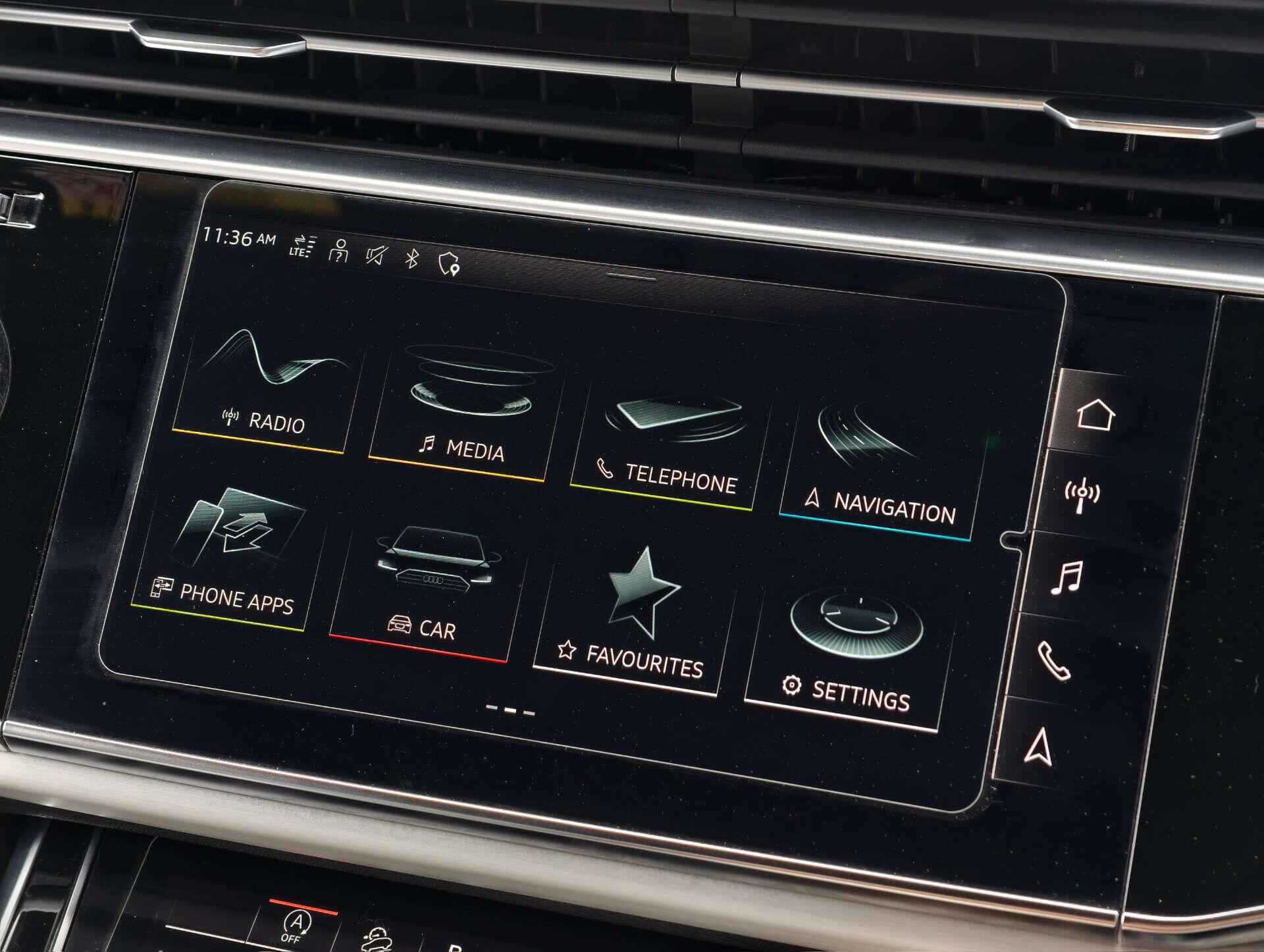 Audi Q8 view 49