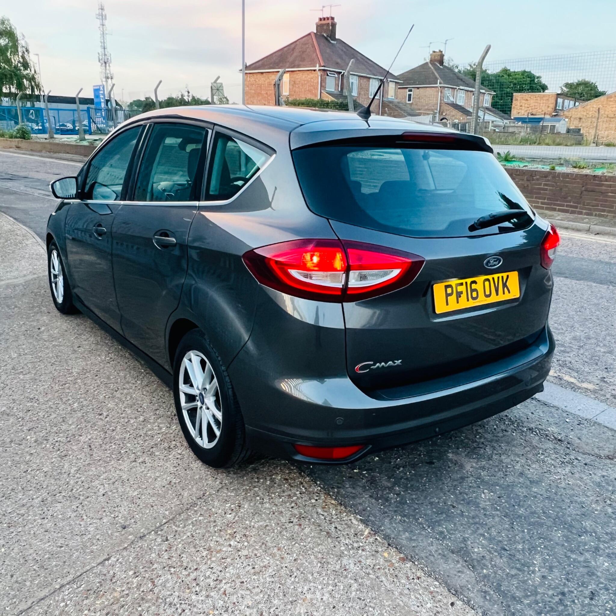 Ford C-Max view 6