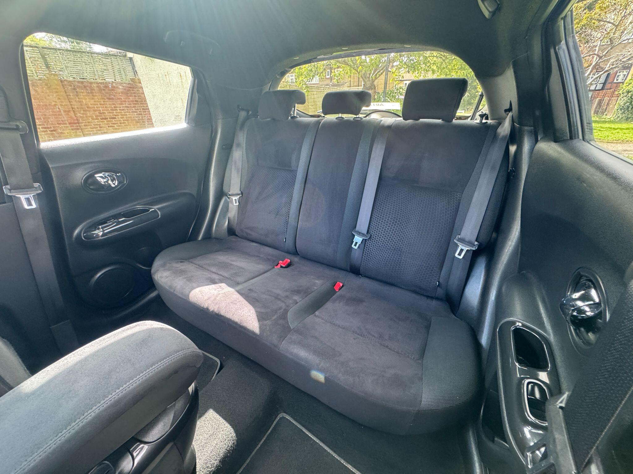 2015 Nissan Juke image 19