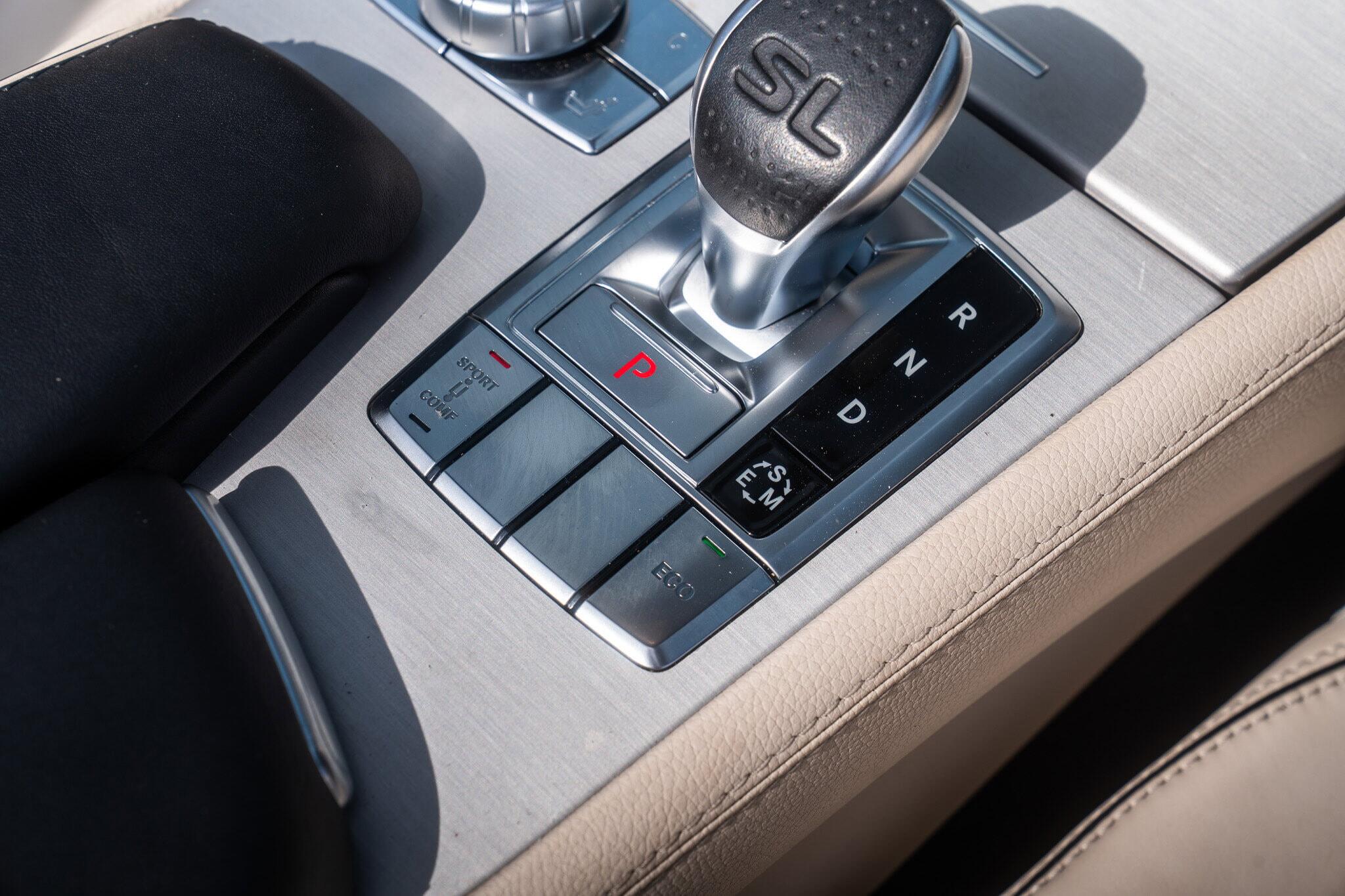 Mercedes-Benz SL view 32