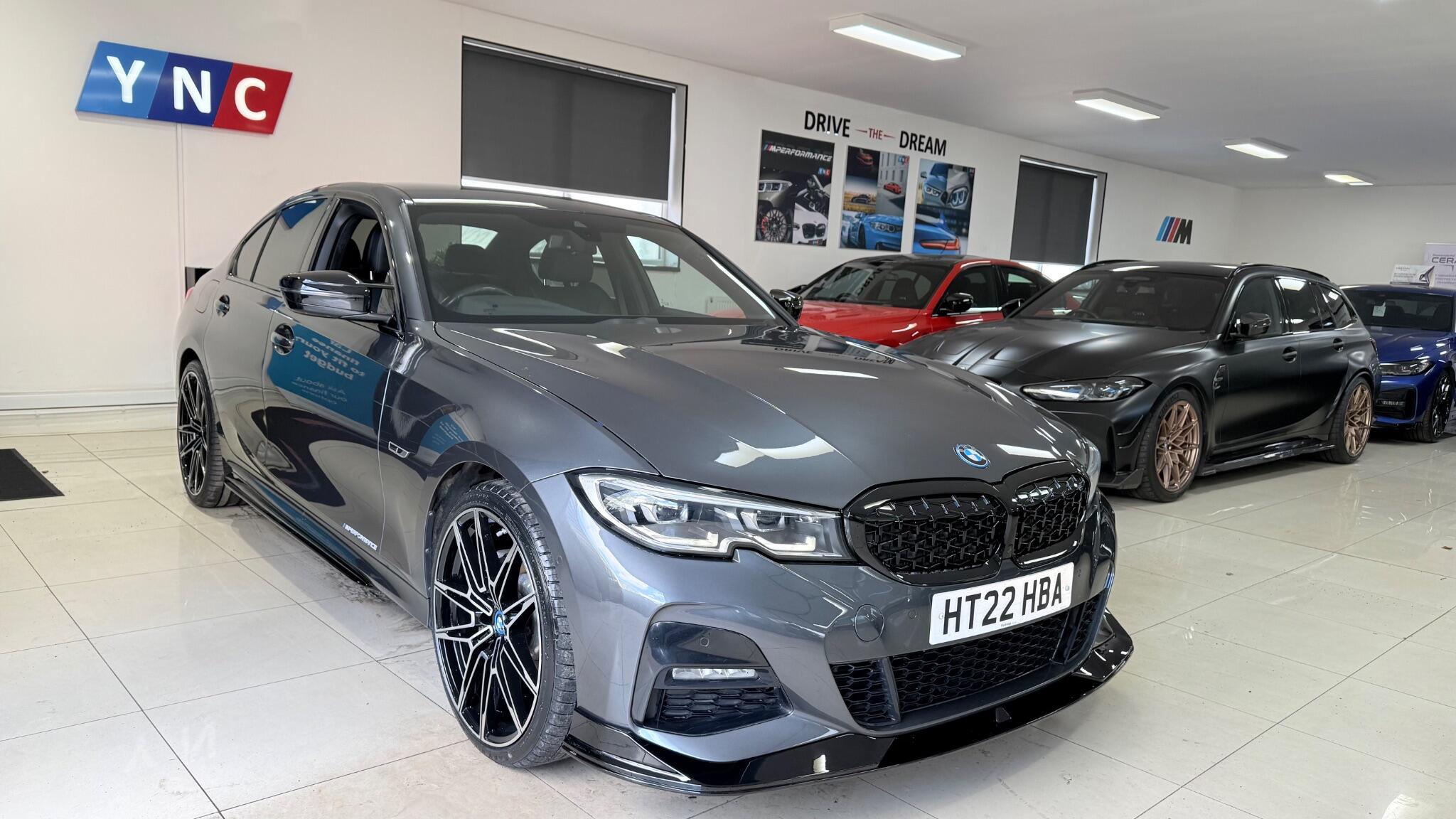 BMW 3 Series view 44