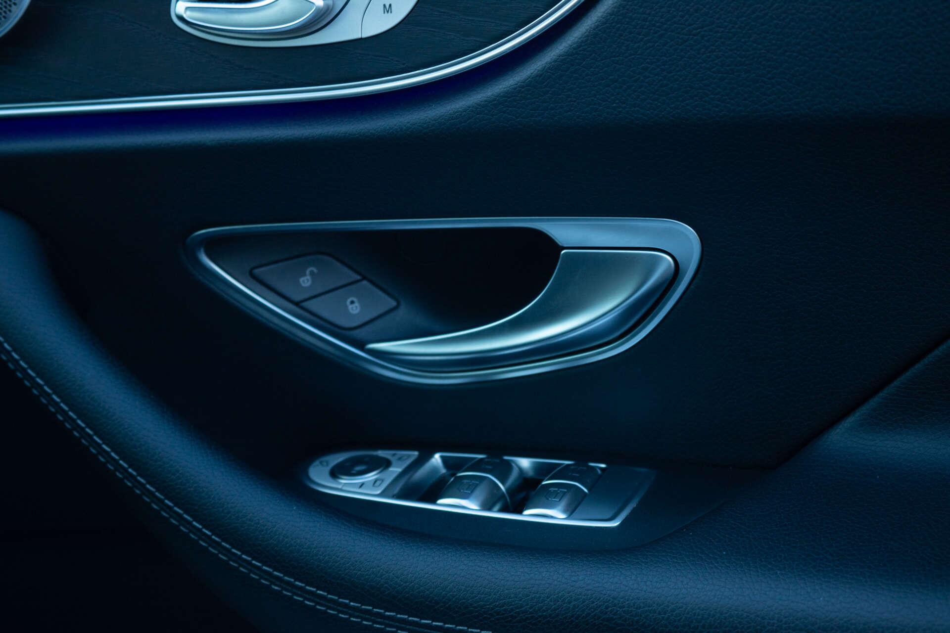 Mercedes-Benz E-Class view 40