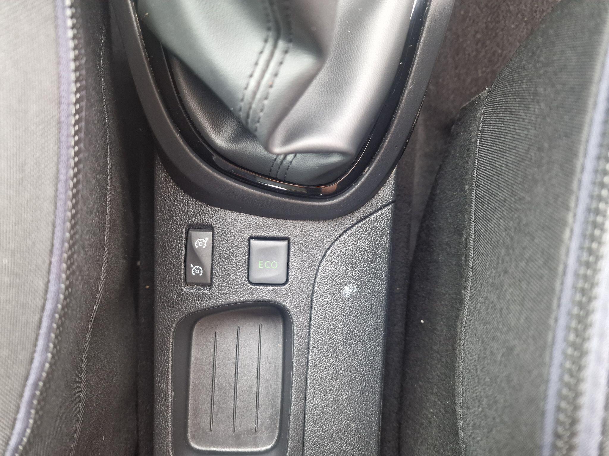 Renault Captur view 30