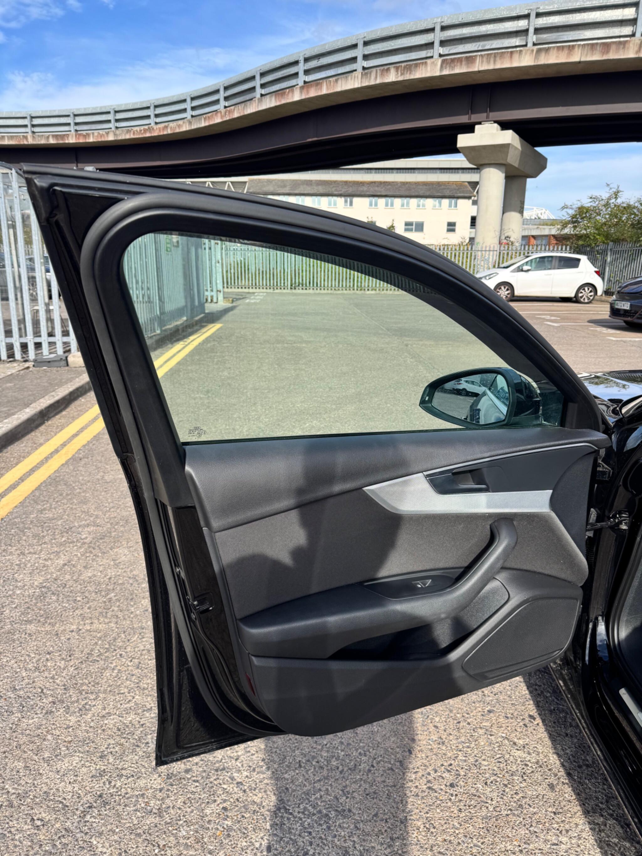 Audi A4 view 33