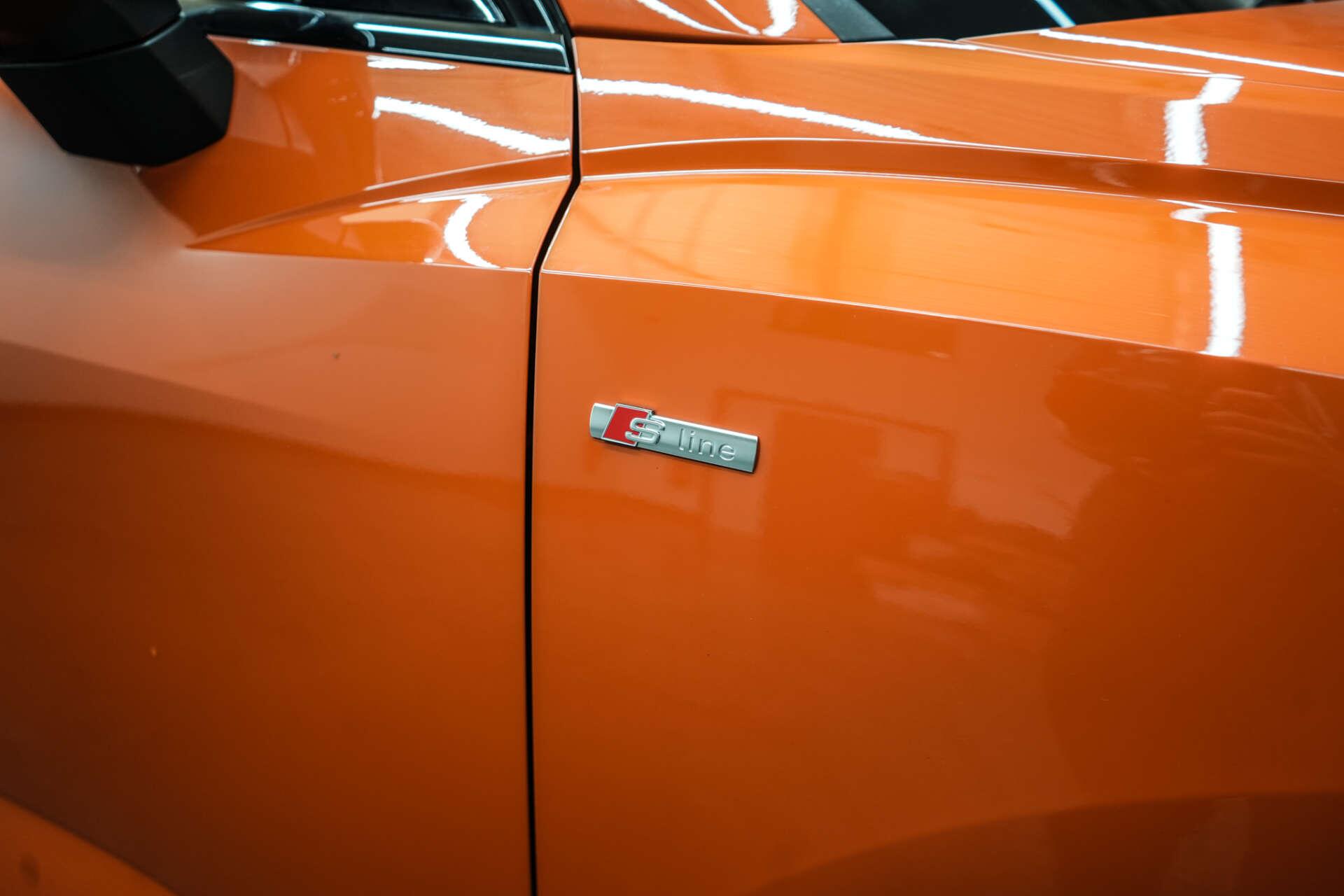 Audi Q3 view 8
