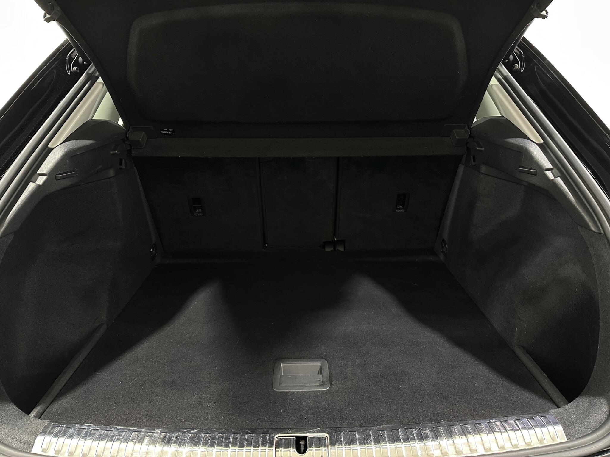 Audi Q3 view 47