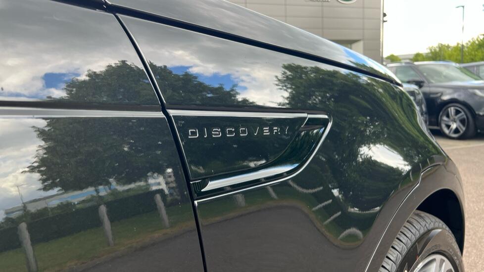 Land Rover Discovery view 20