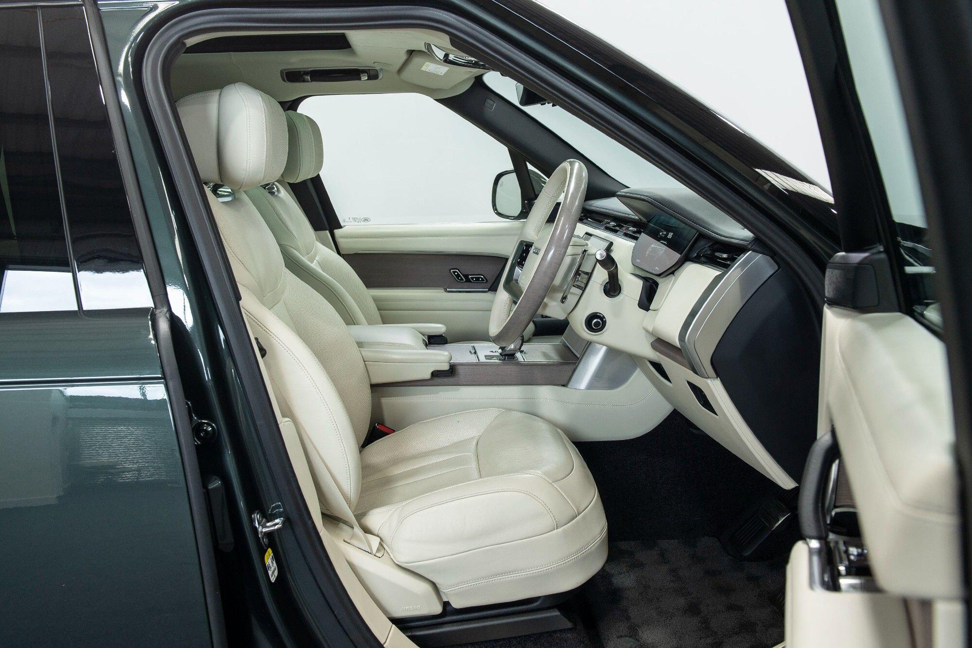 Land Rover Range Rover view 10