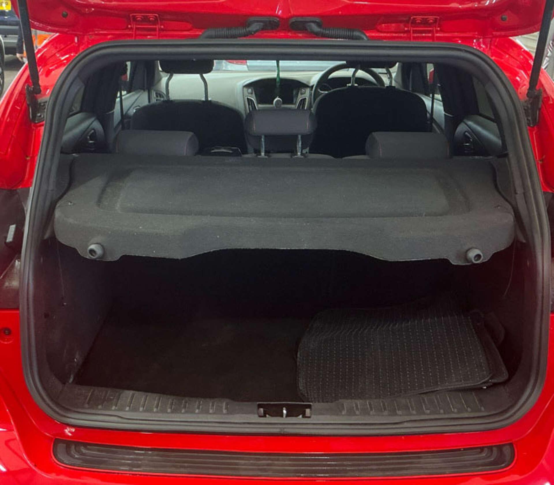 Ford Focus view 7