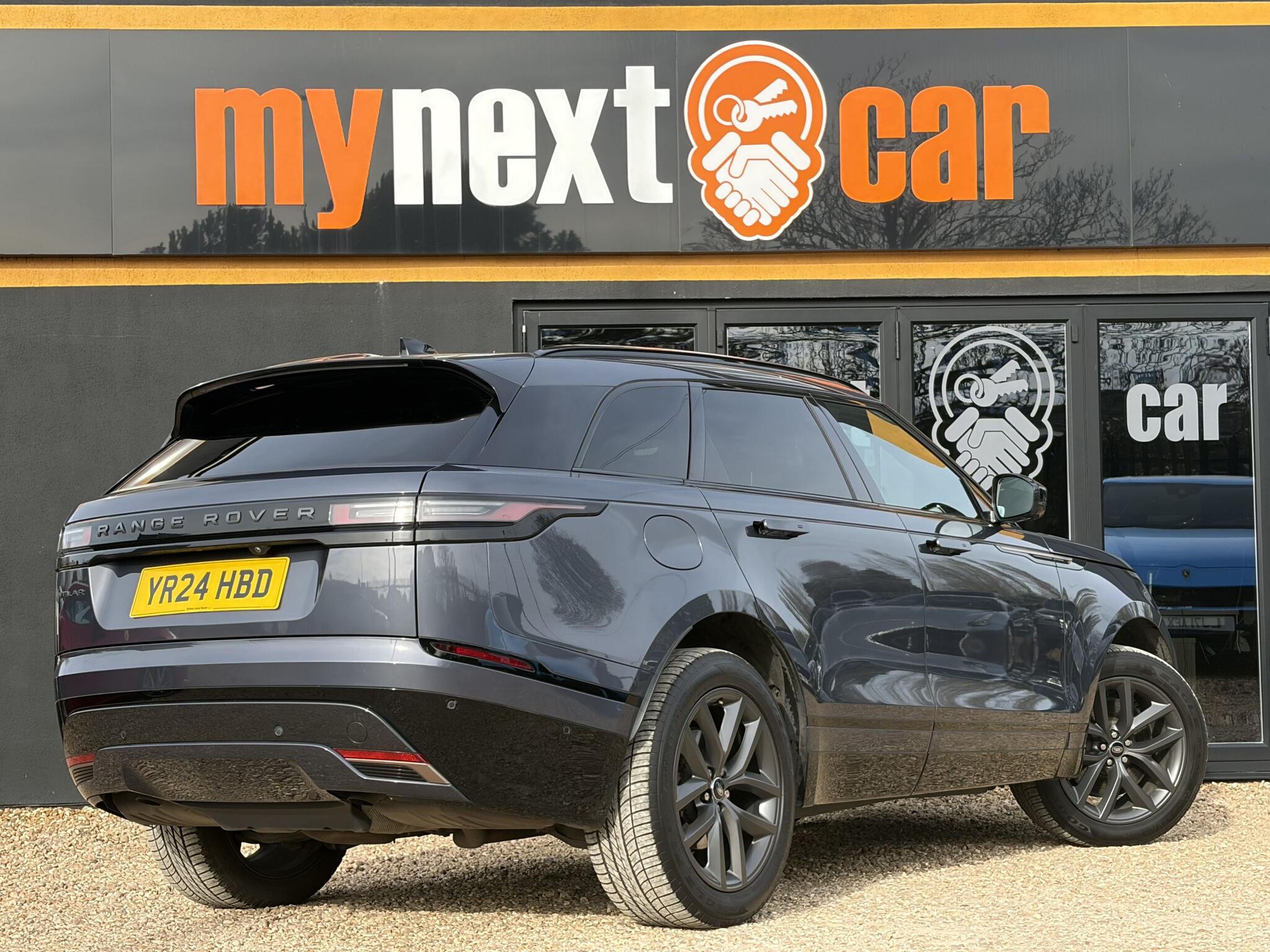Land Rover Range Rover Velar view 9