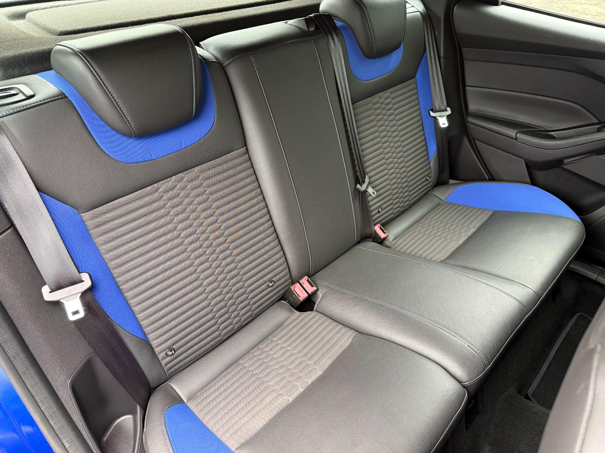 Ford Focus view 17