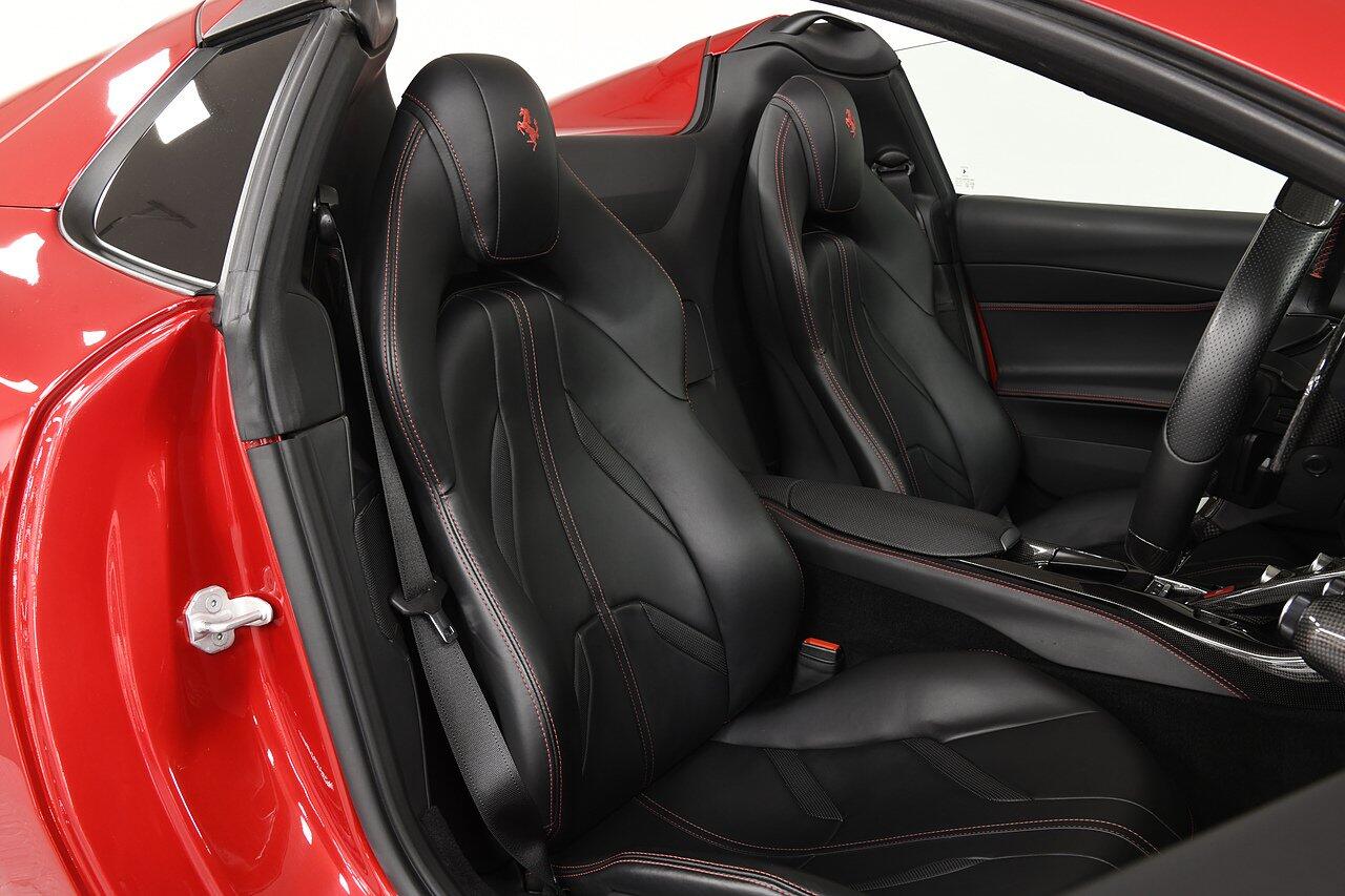 Ferrari 812 view 8