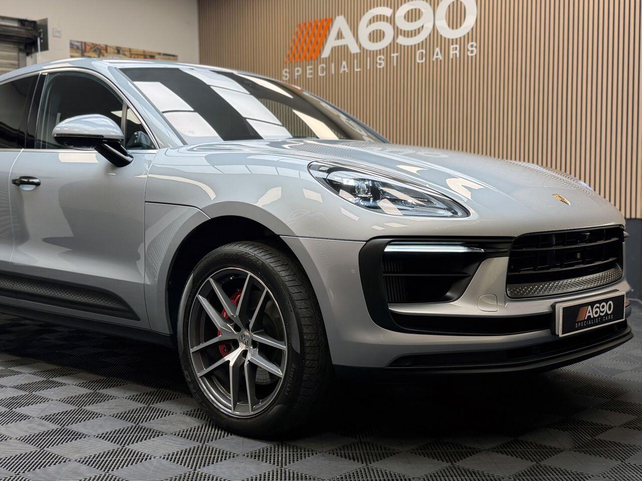 Porsche Macan view 11