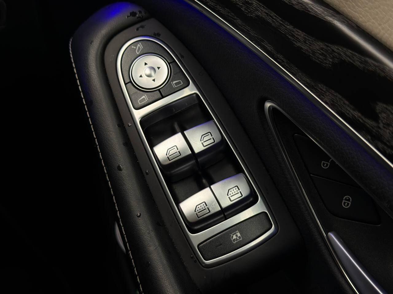 Mercedes-Benz S-Class view 43