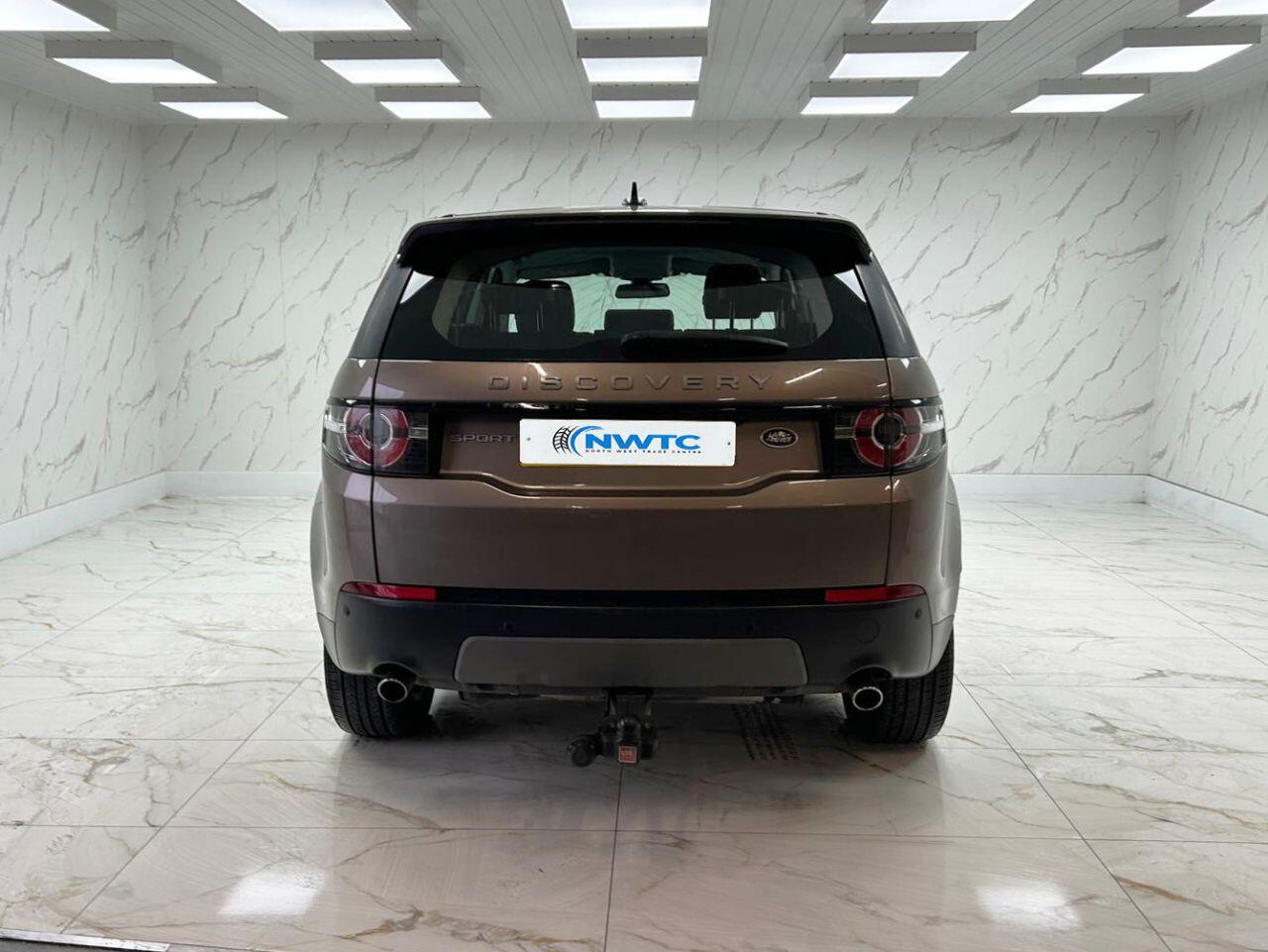 Land Rover Discovery Sport view 8