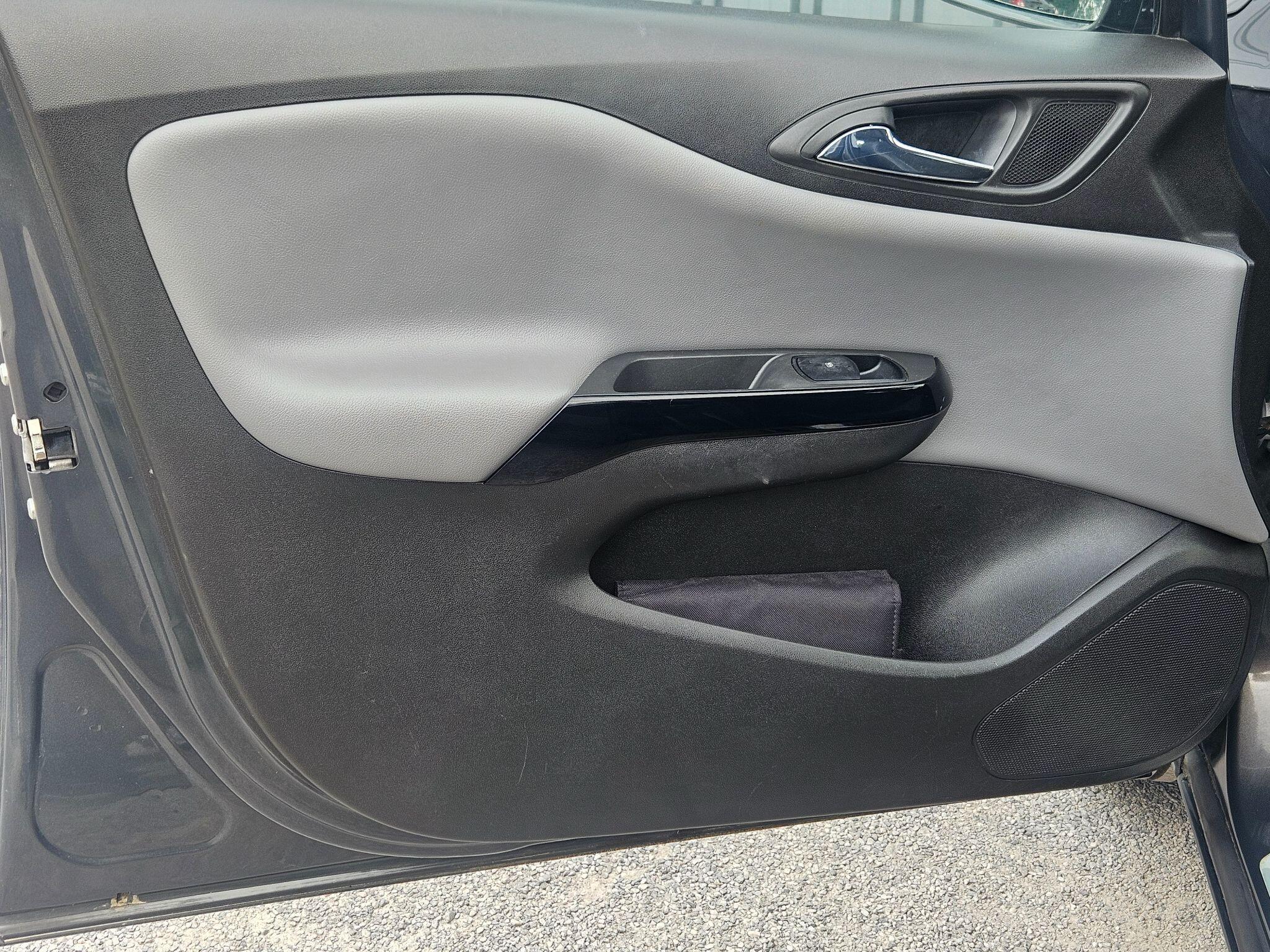 2015 Vauxhall Corsa image 49
