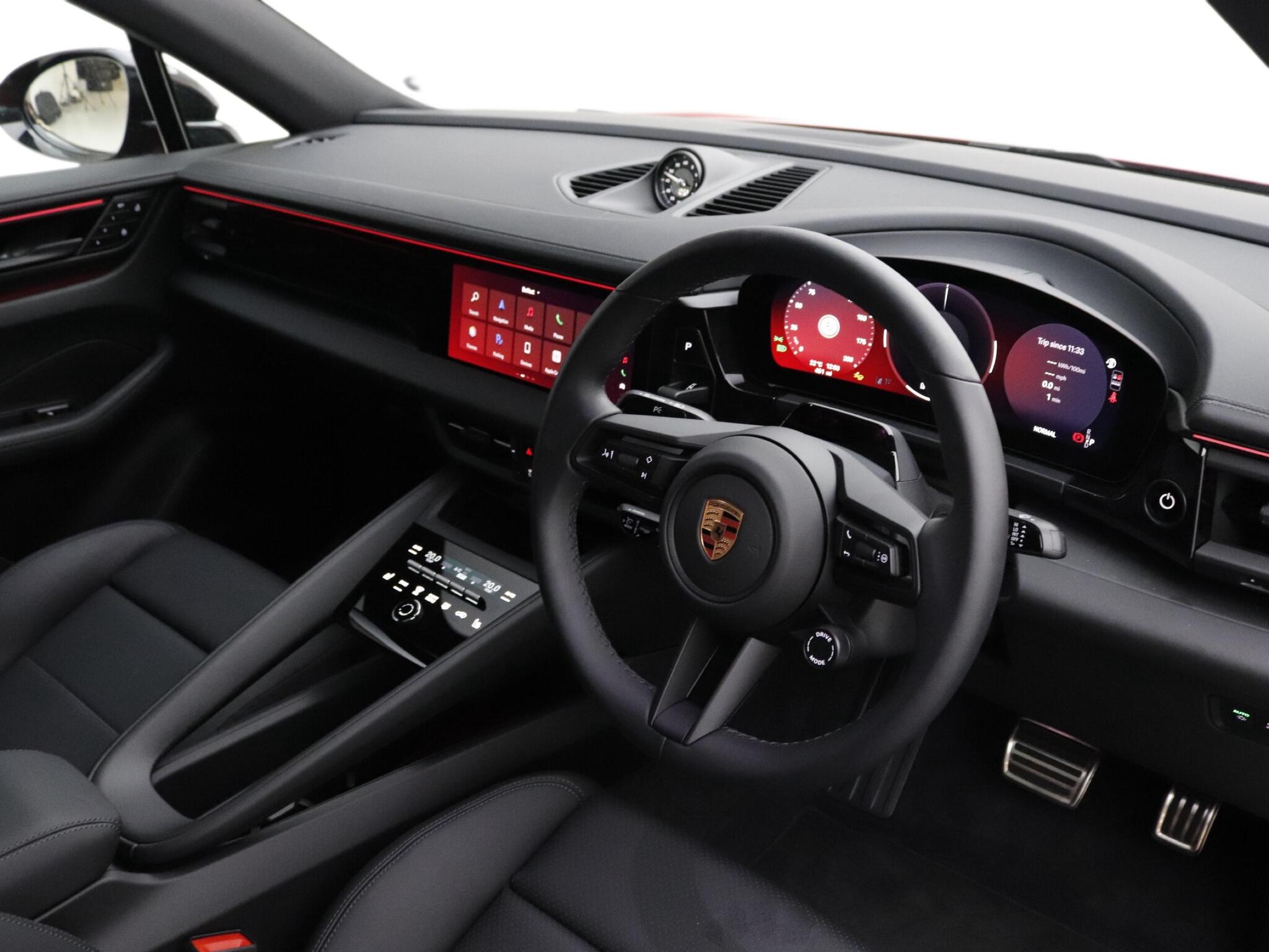 Porsche Macan view 9
