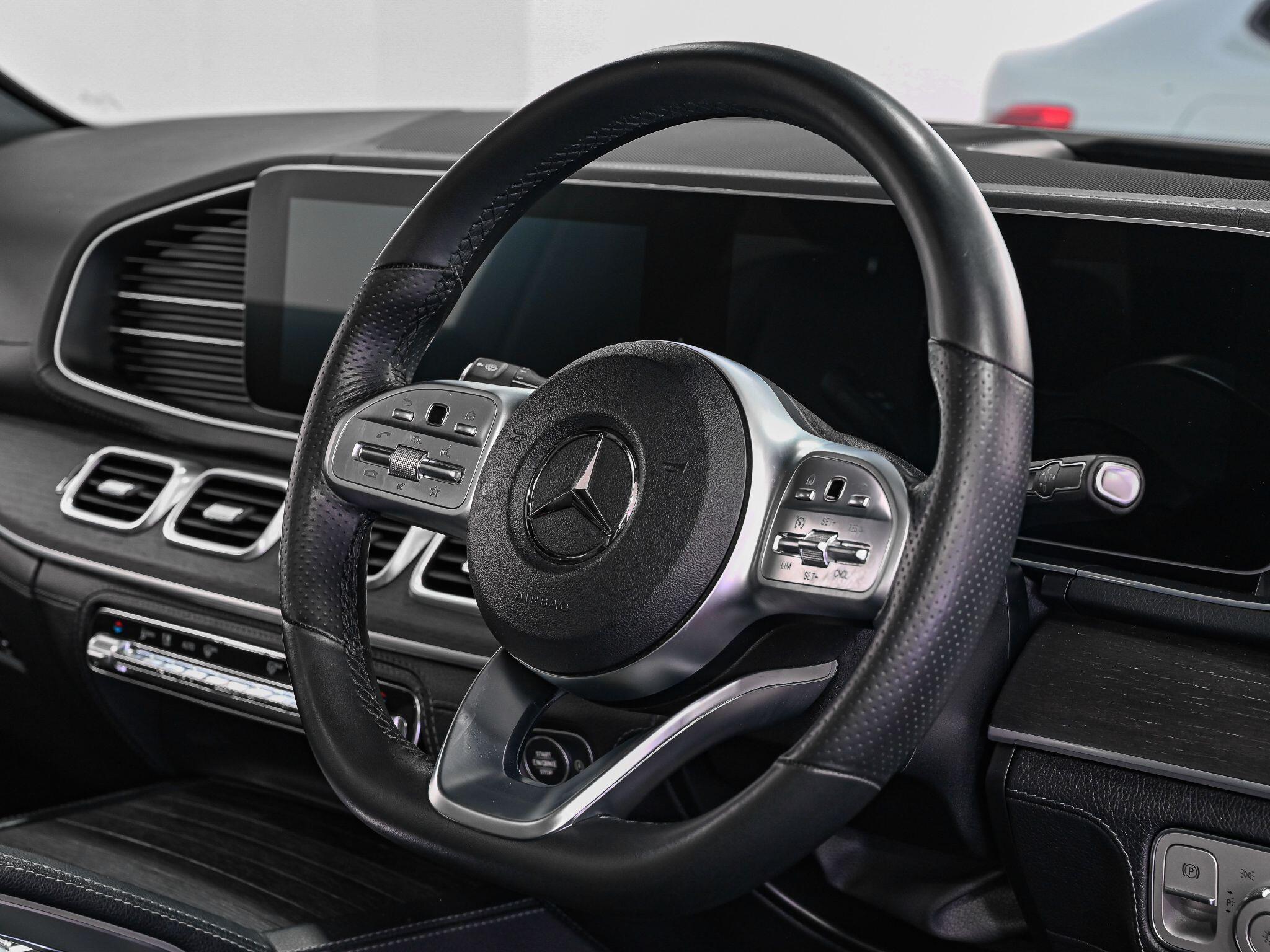 Mercedes-Benz GLE view 9