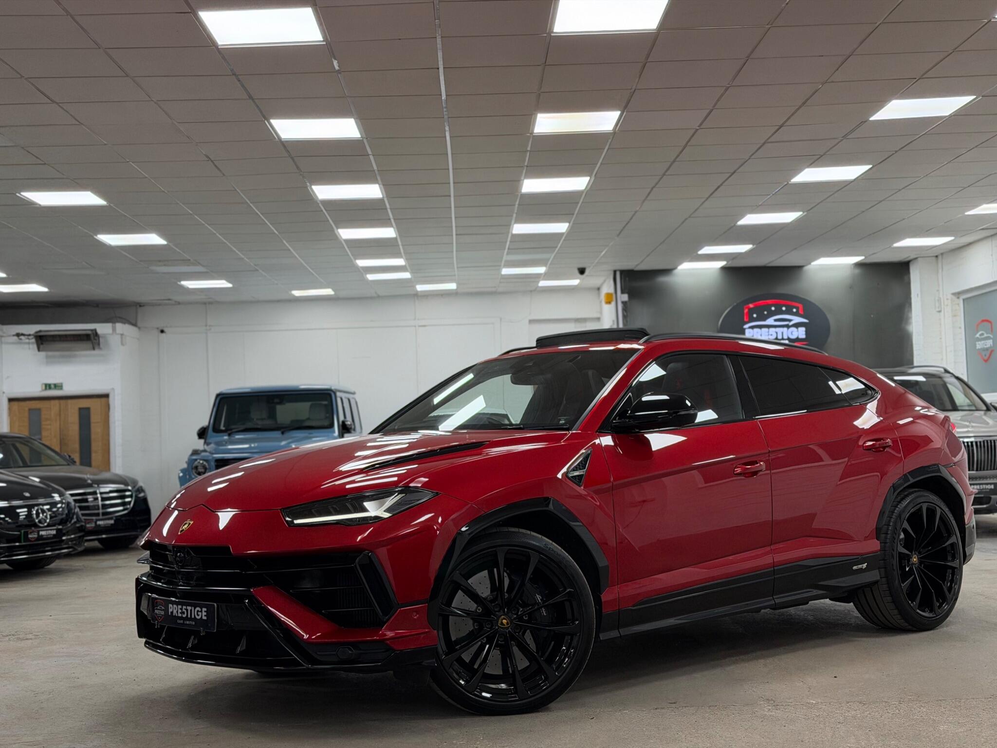 Lamborghini Urus view 32