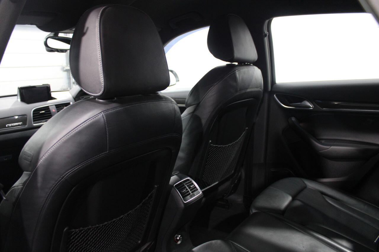 Audi RS Q3 view 21