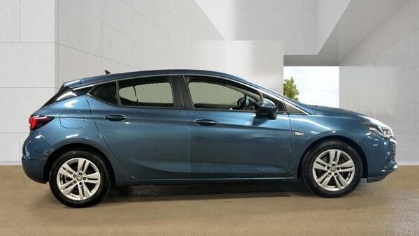 Vauxhall Astra view 3