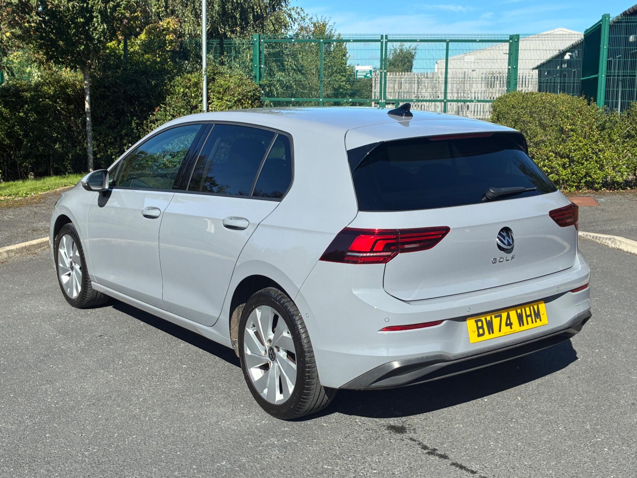 Volkswagen Golf view 5