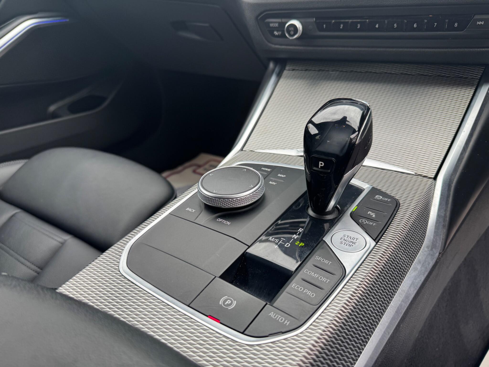 BMW 3 Series view 9
