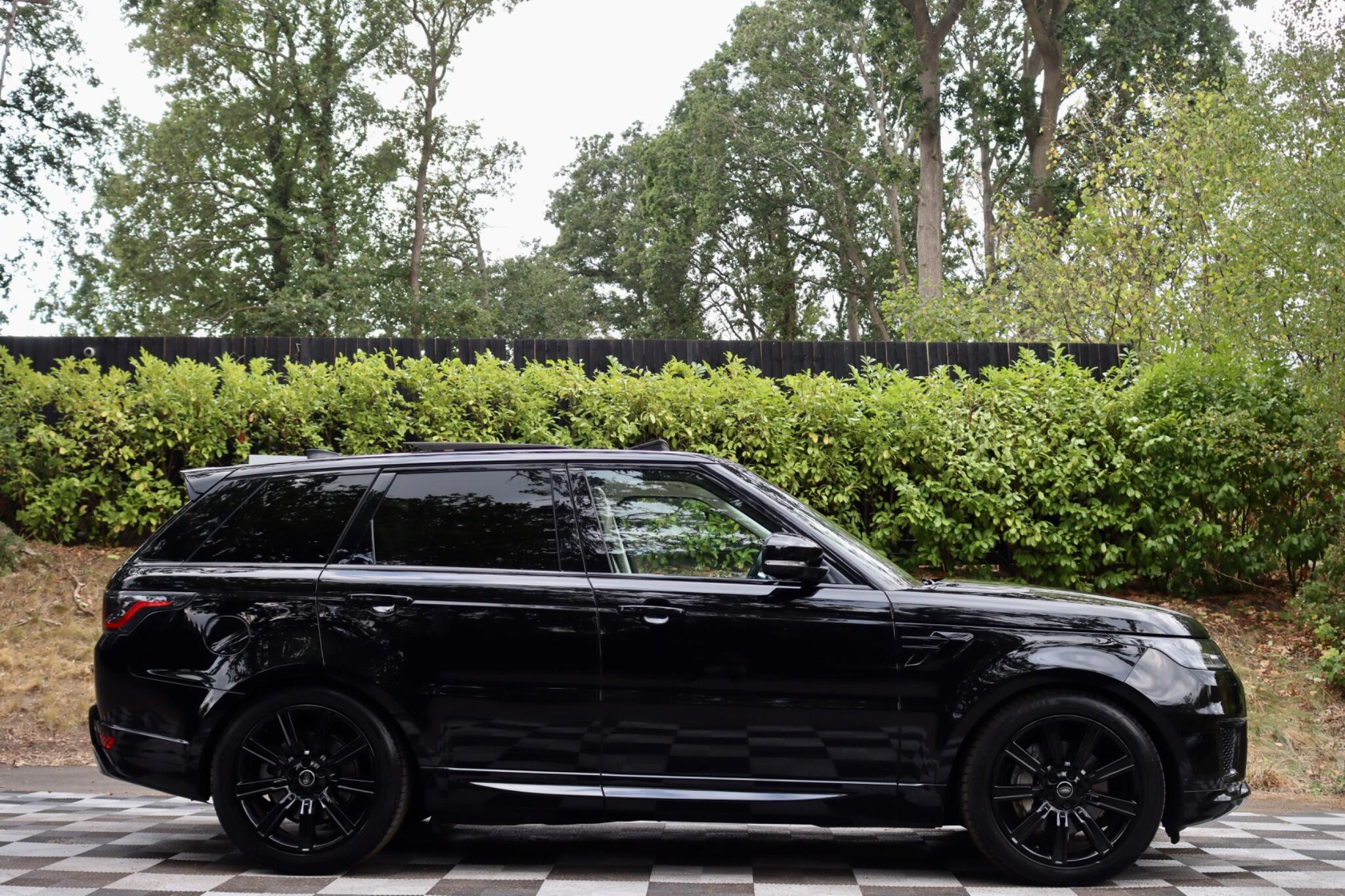 Land Rover Range Rover Sport view 2