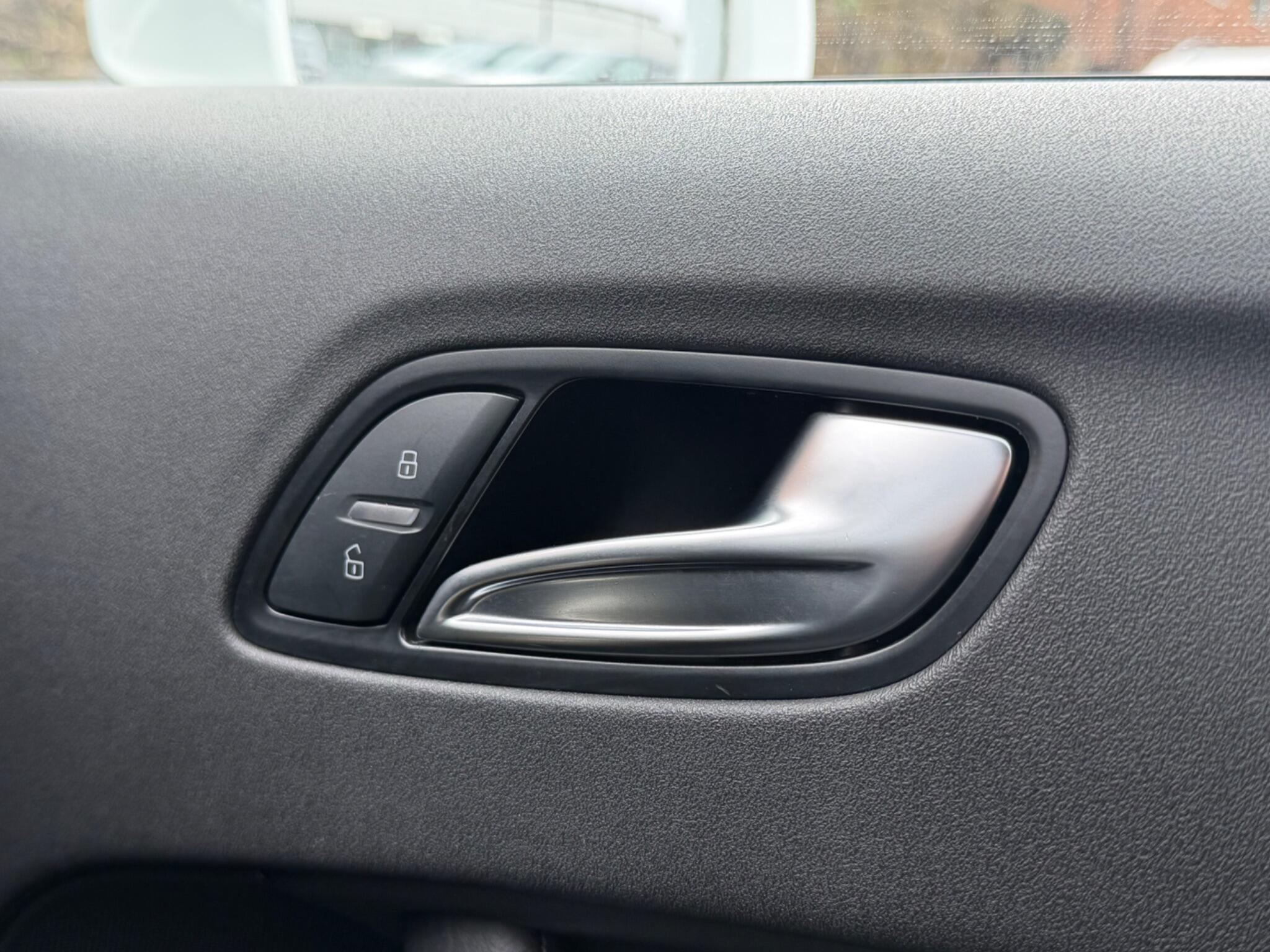 Audi TT view 40
