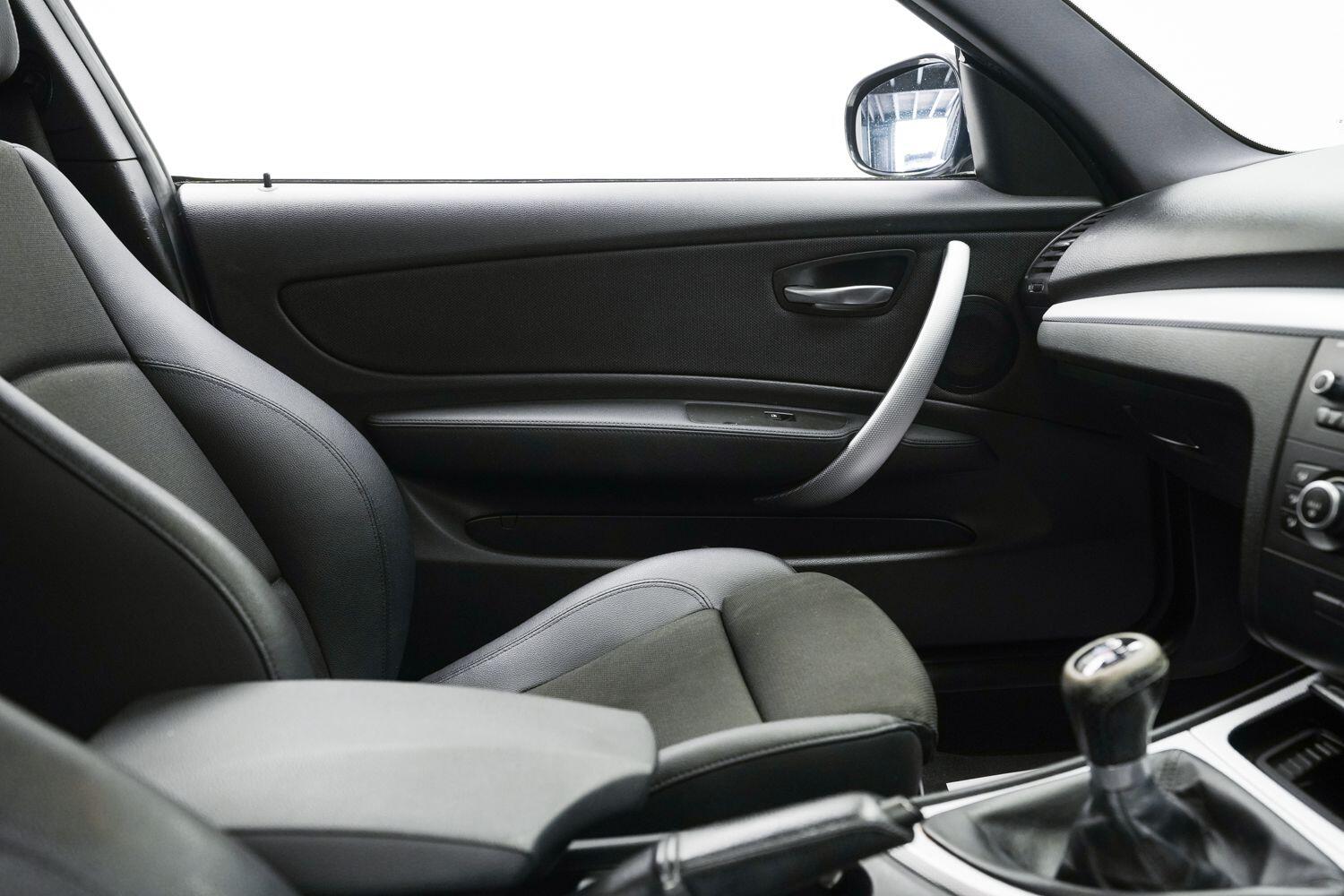 BMW 1 Series view 13
