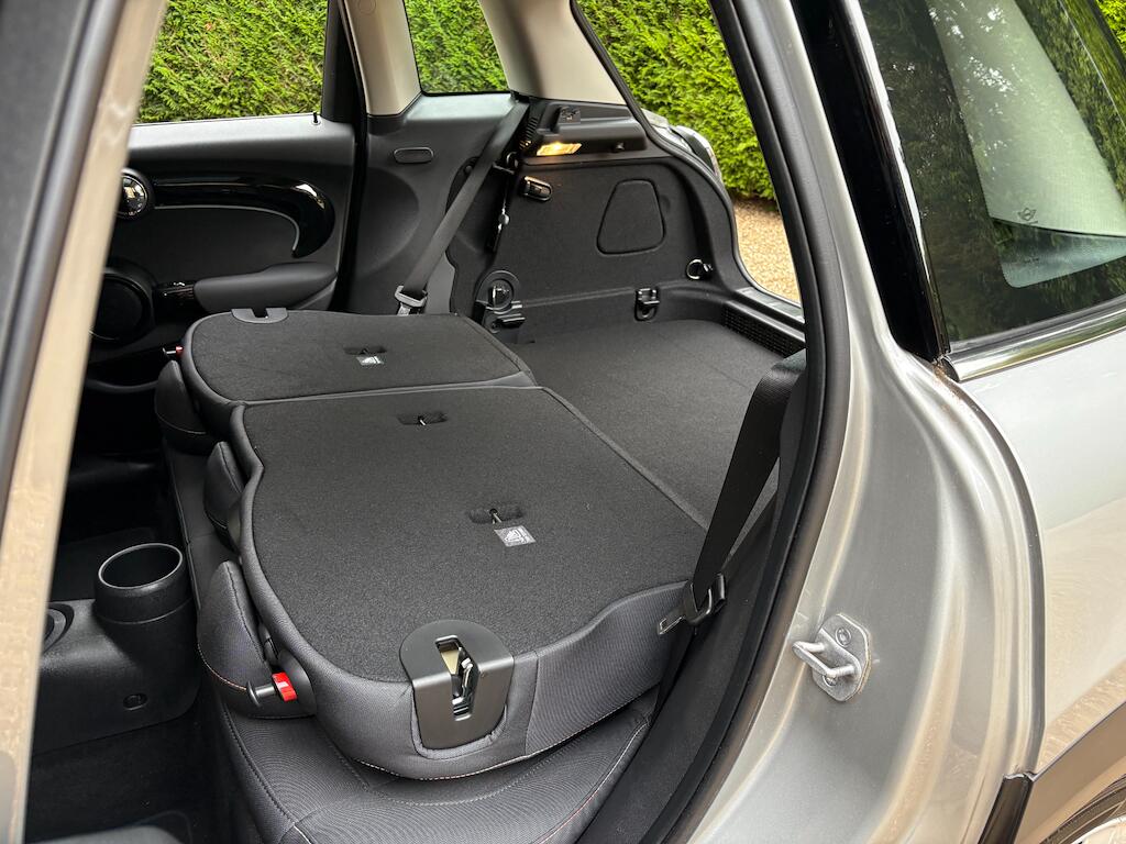 Mini Hatch view 33
