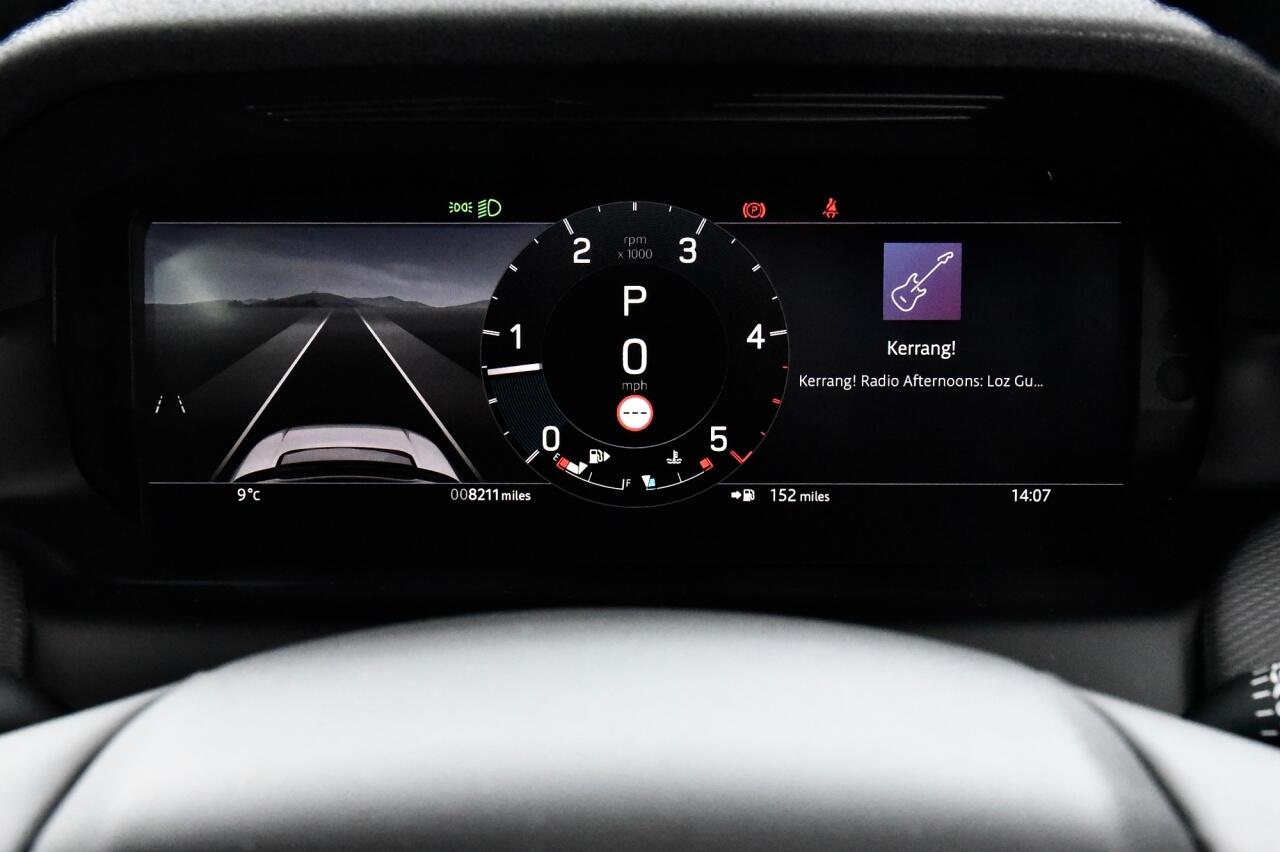 Land Rover Discovery Sport view 26