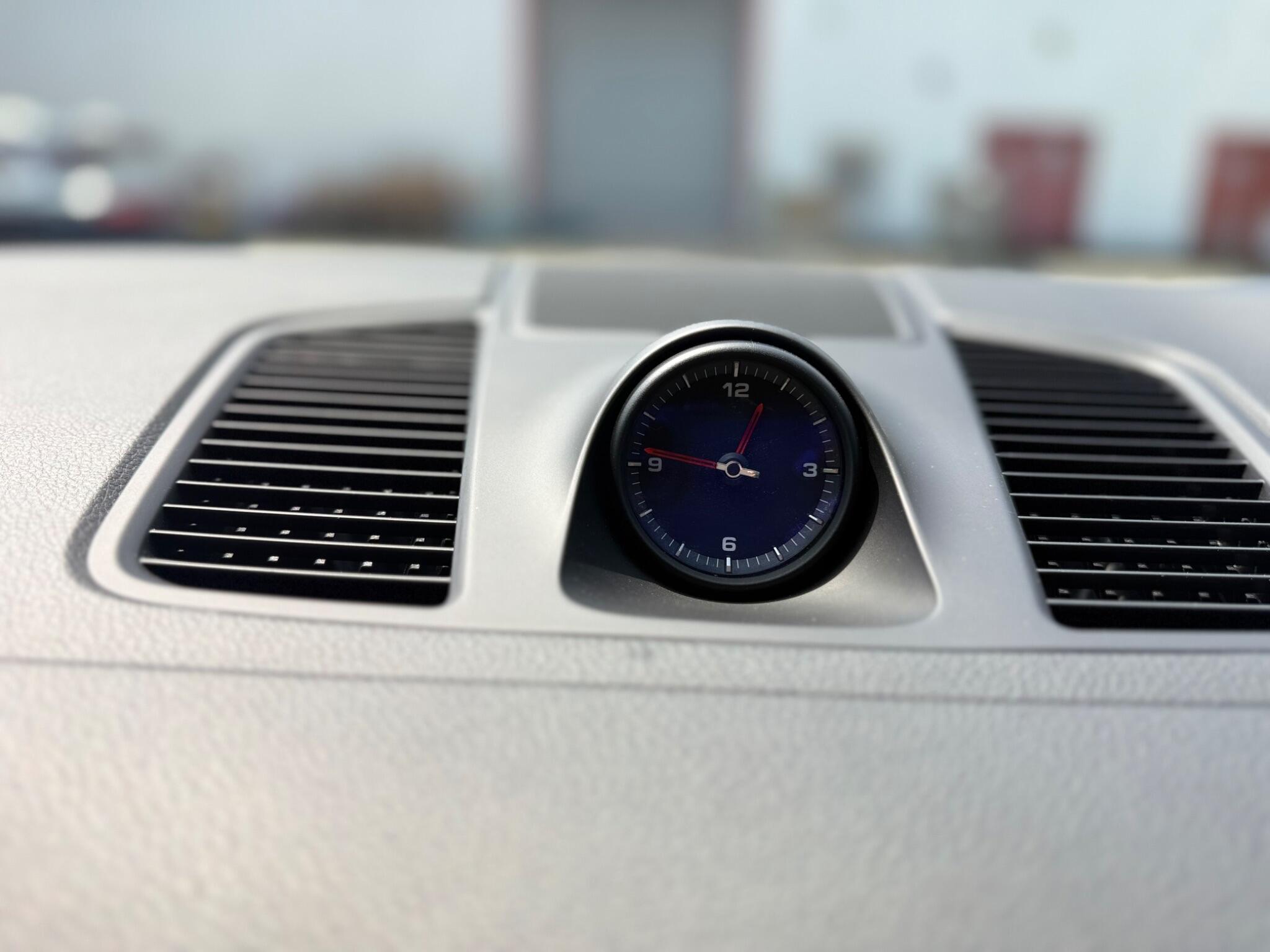 Porsche Cayenne view 35