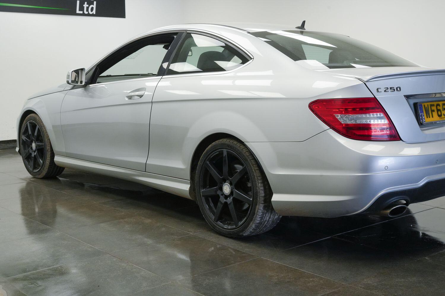 Mercedes-Benz C Class view 8