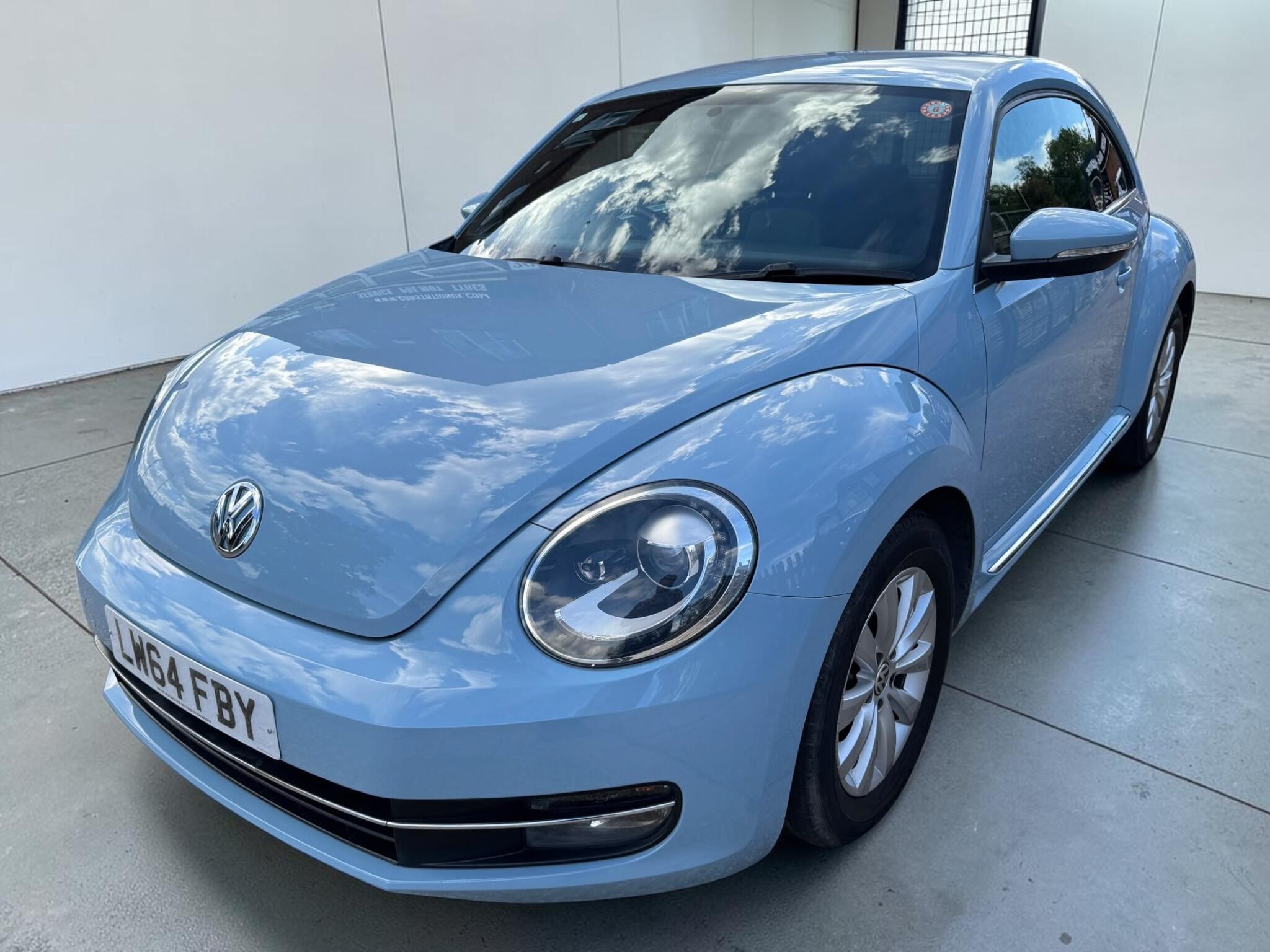 Volkswagen Beetle view 8