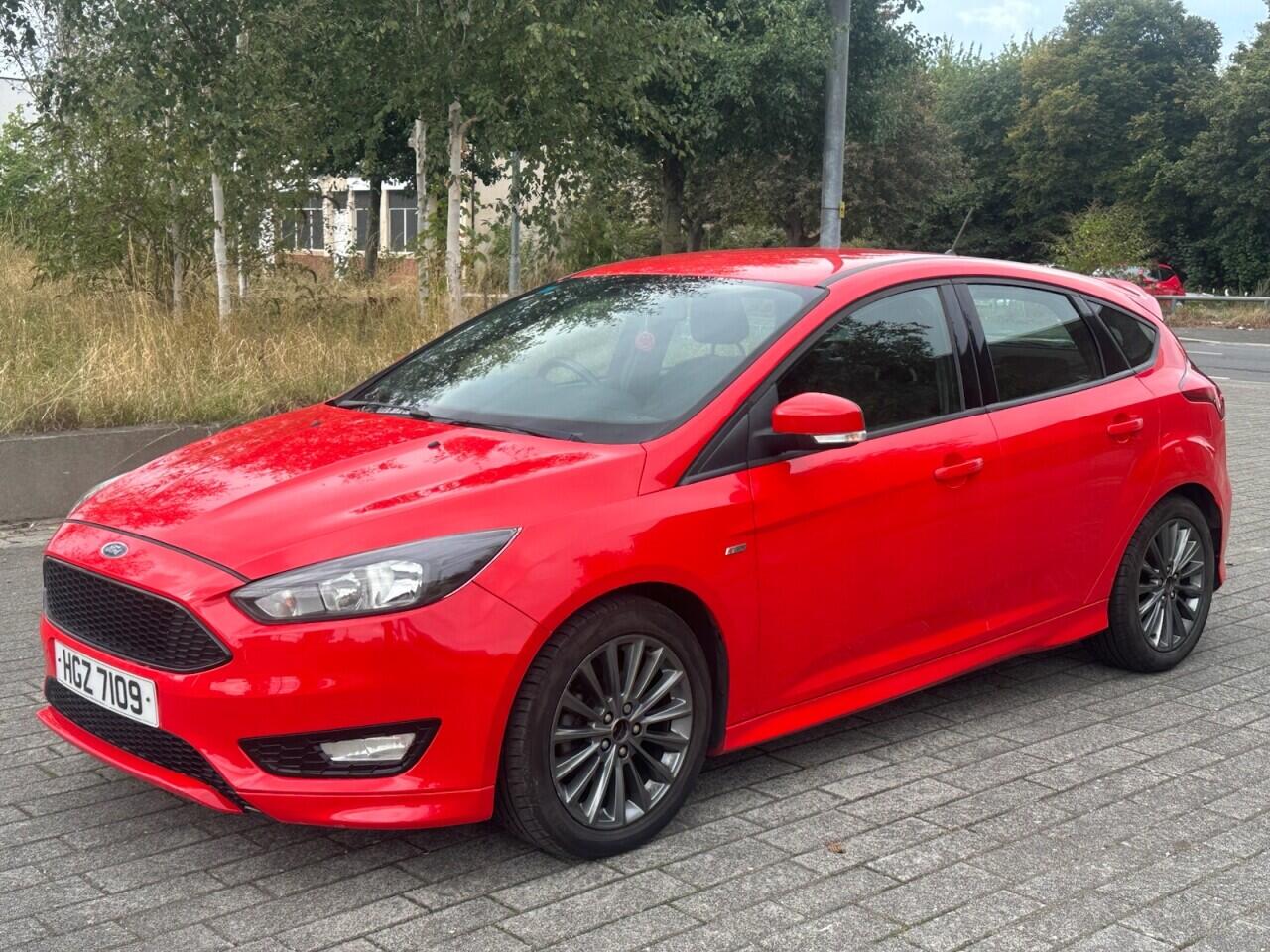 Ford Focus view 9