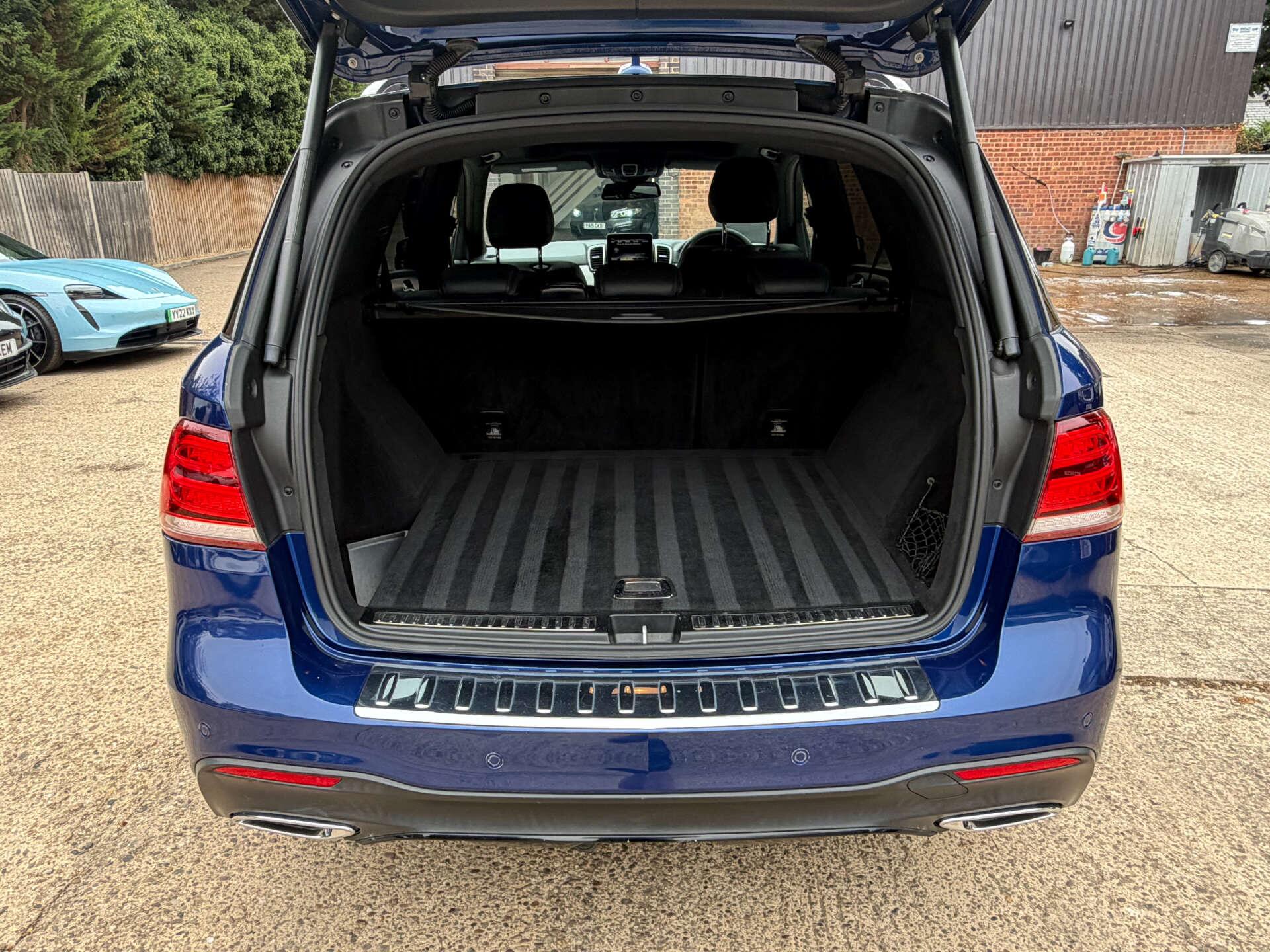 Mercedes-Benz Gle view 48