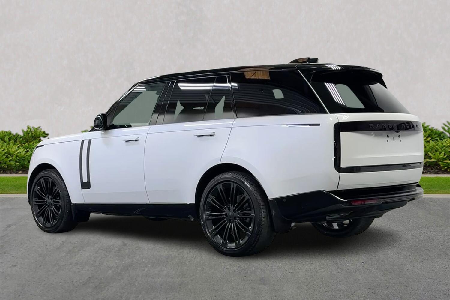 Land Rover Range Rover view 2