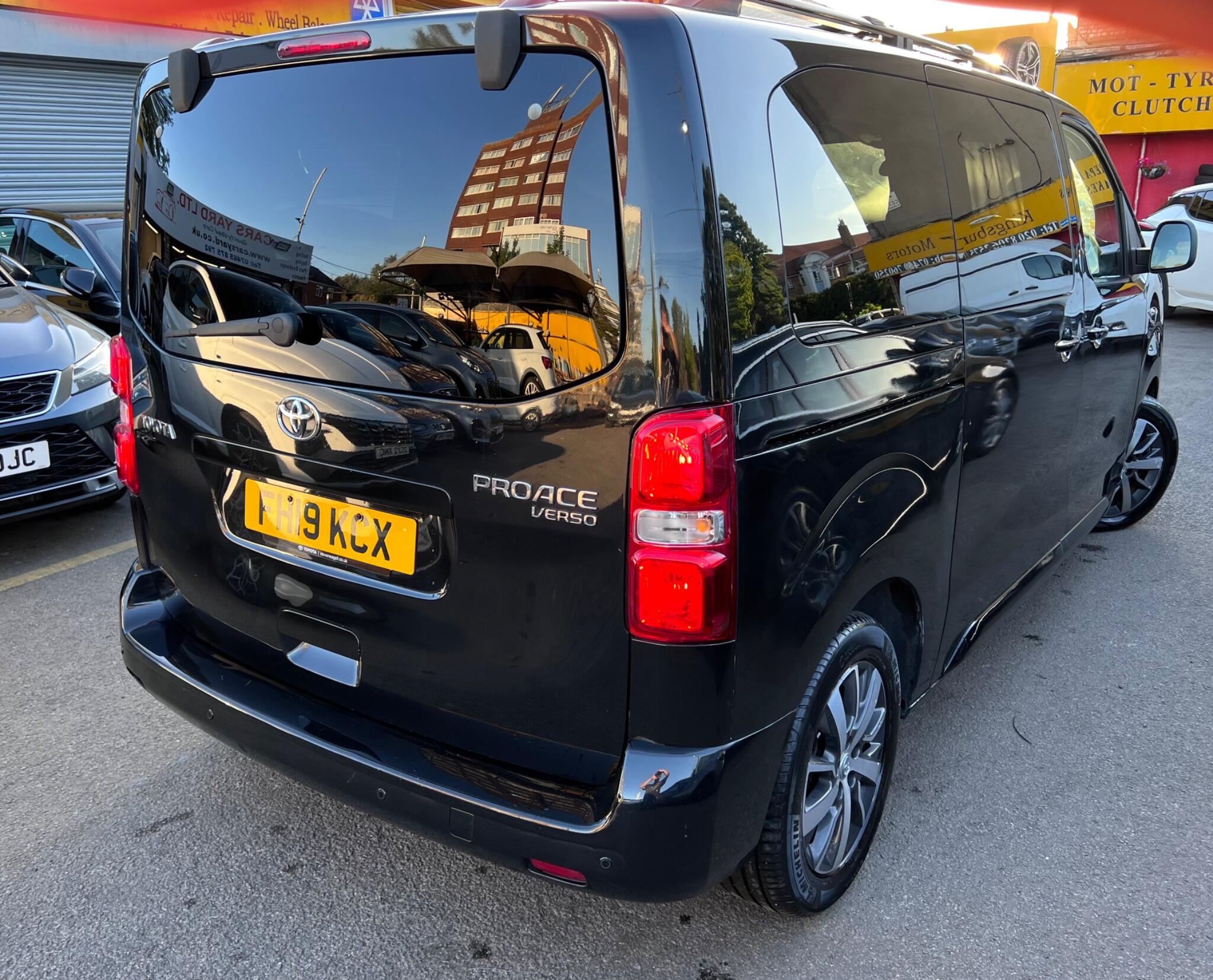 Toyota Proace Verso view 11