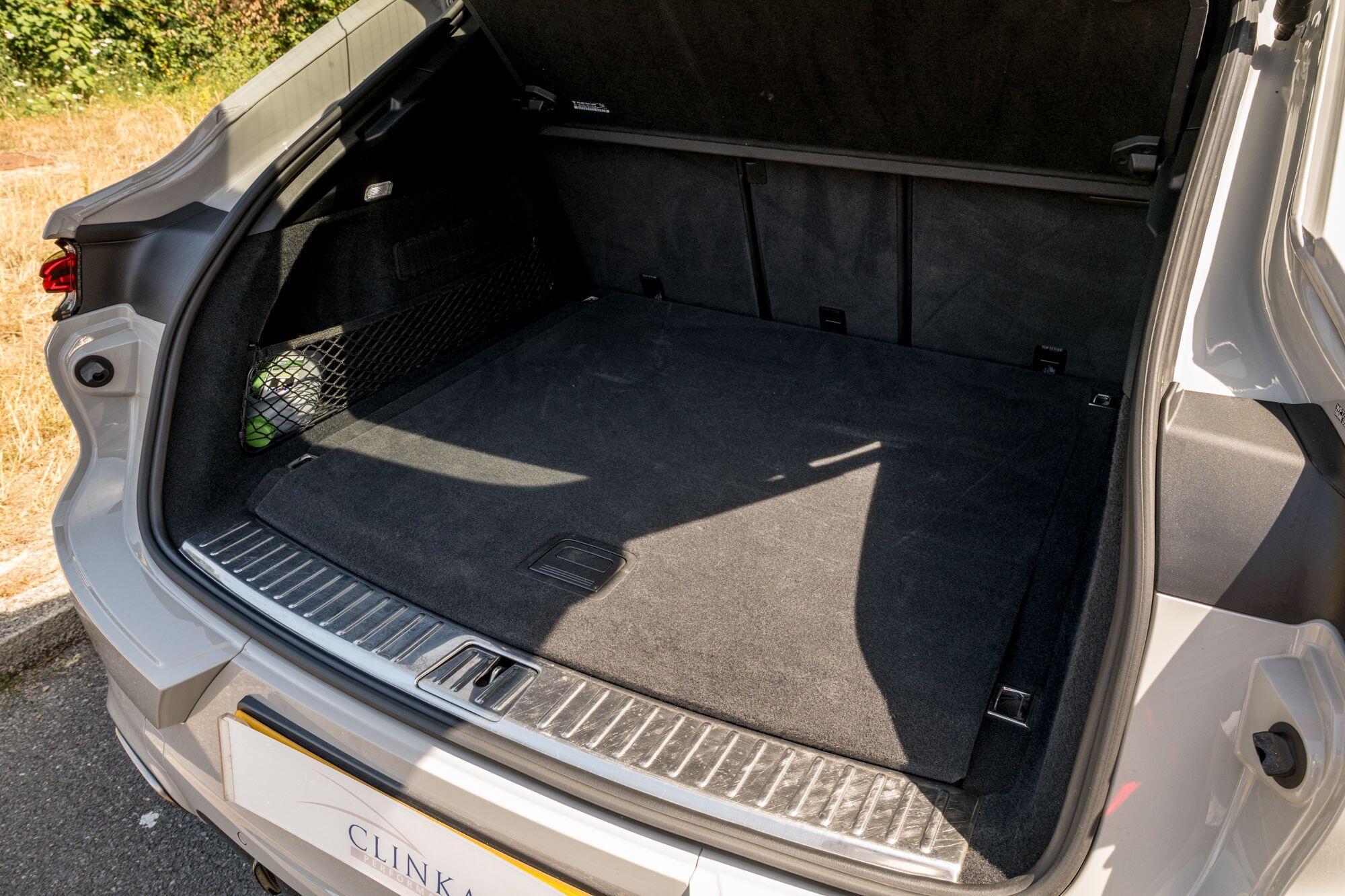 Porsche Cayenne view 52