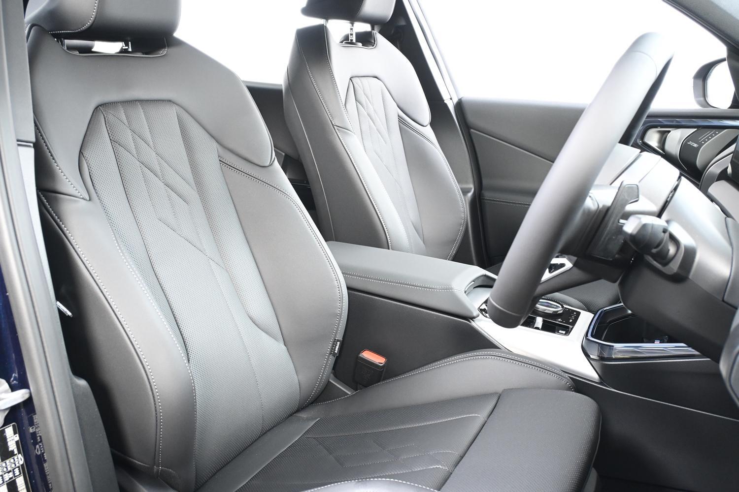 BMW X3 view 11