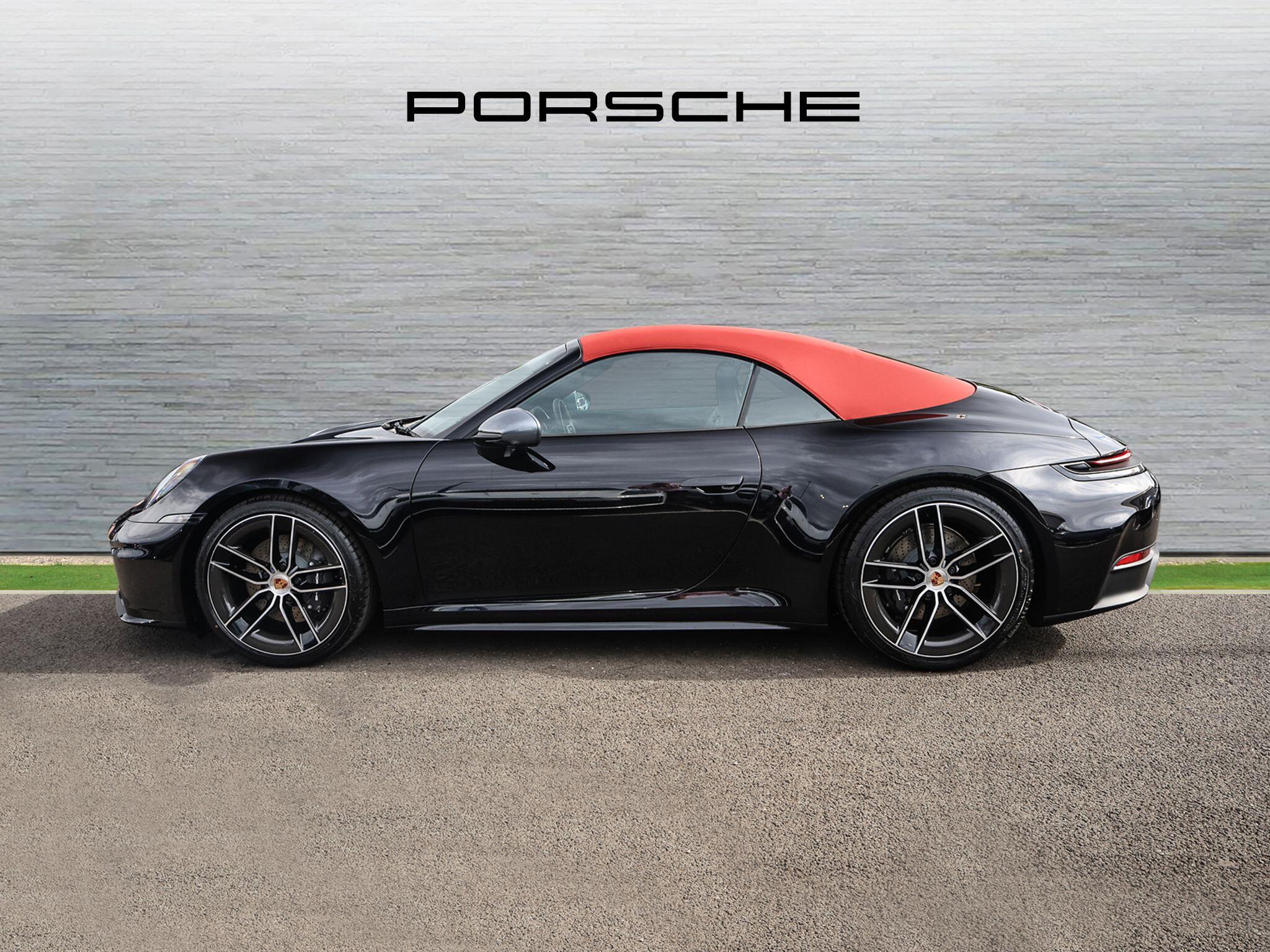 Porsche 911 view 7