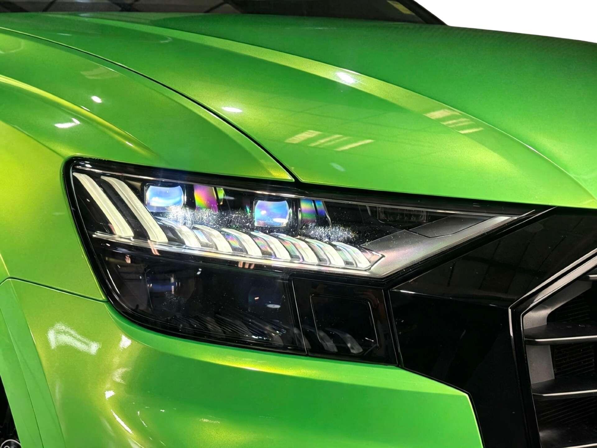 Audi SQ8 view 4