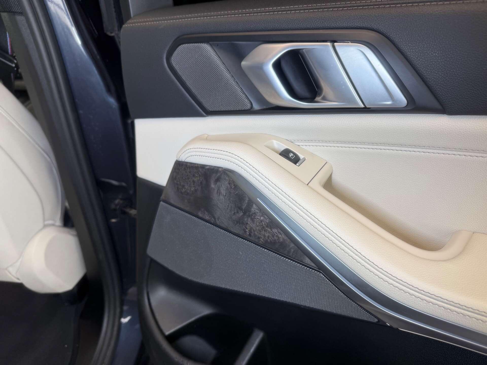 BMW X5 view 20