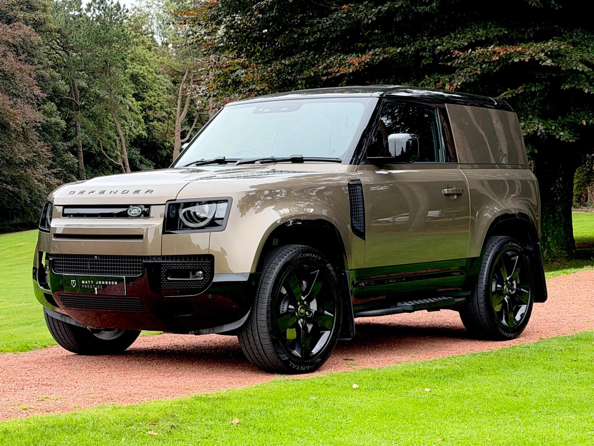 Land Rover Defender view 34